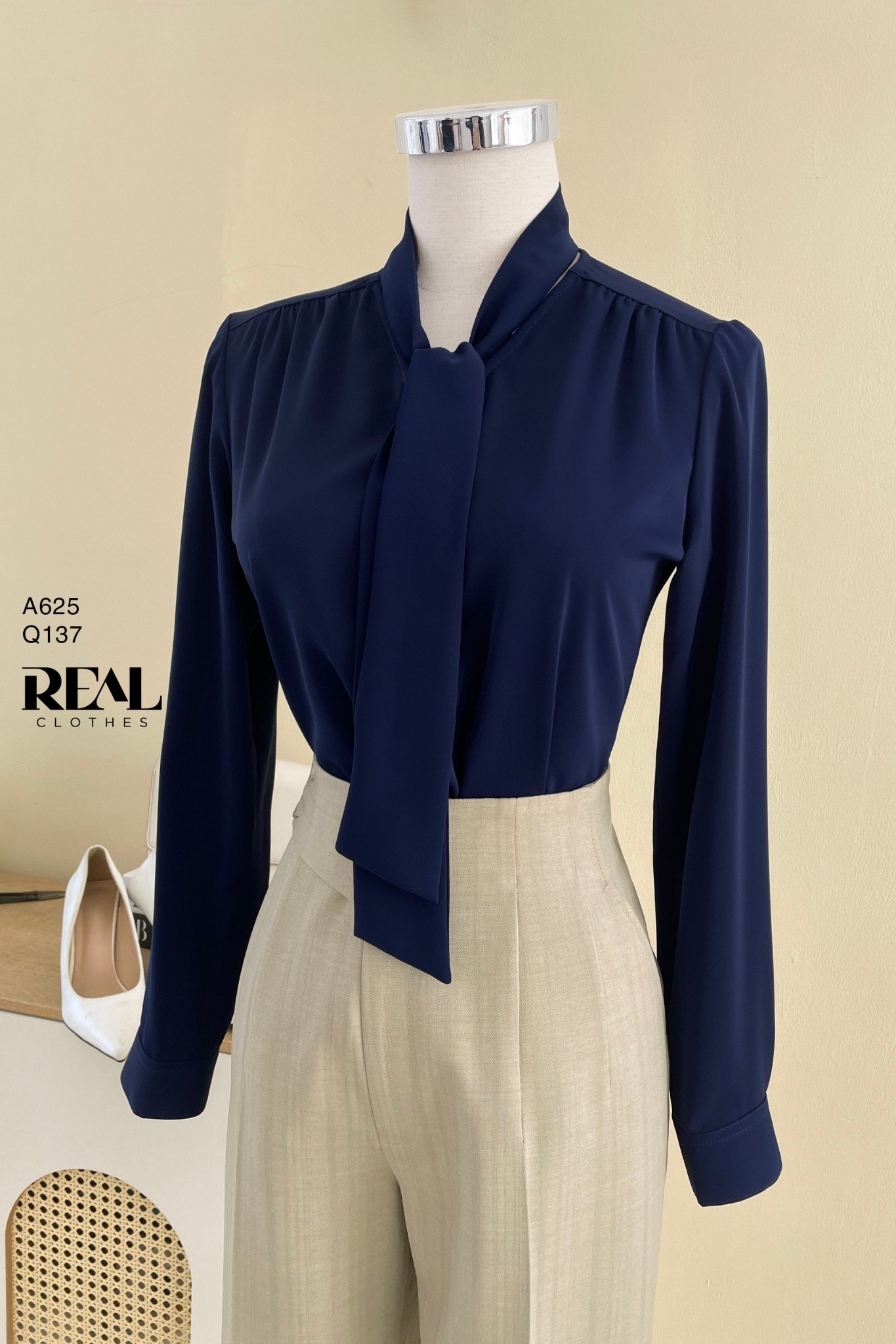 Áo cà vạt xanh đen