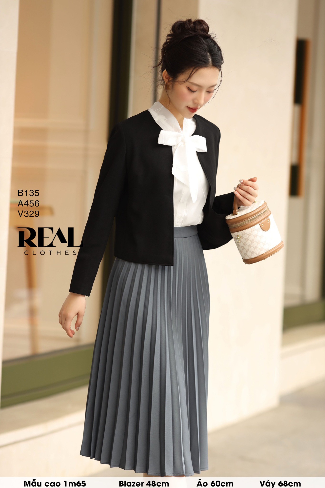 Blazer cổ tròn cindy đen