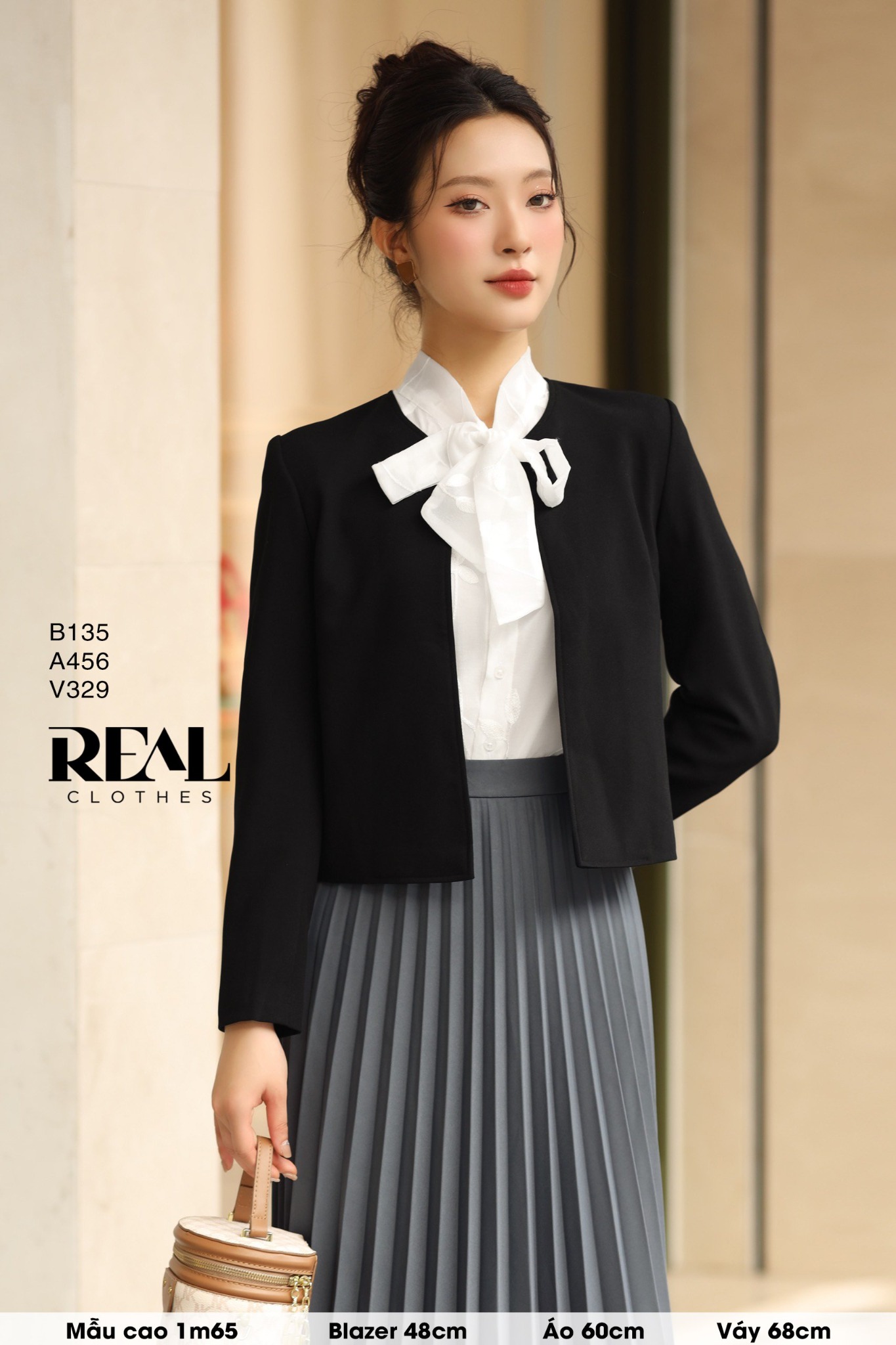 Blazer cổ tròn cindy đen