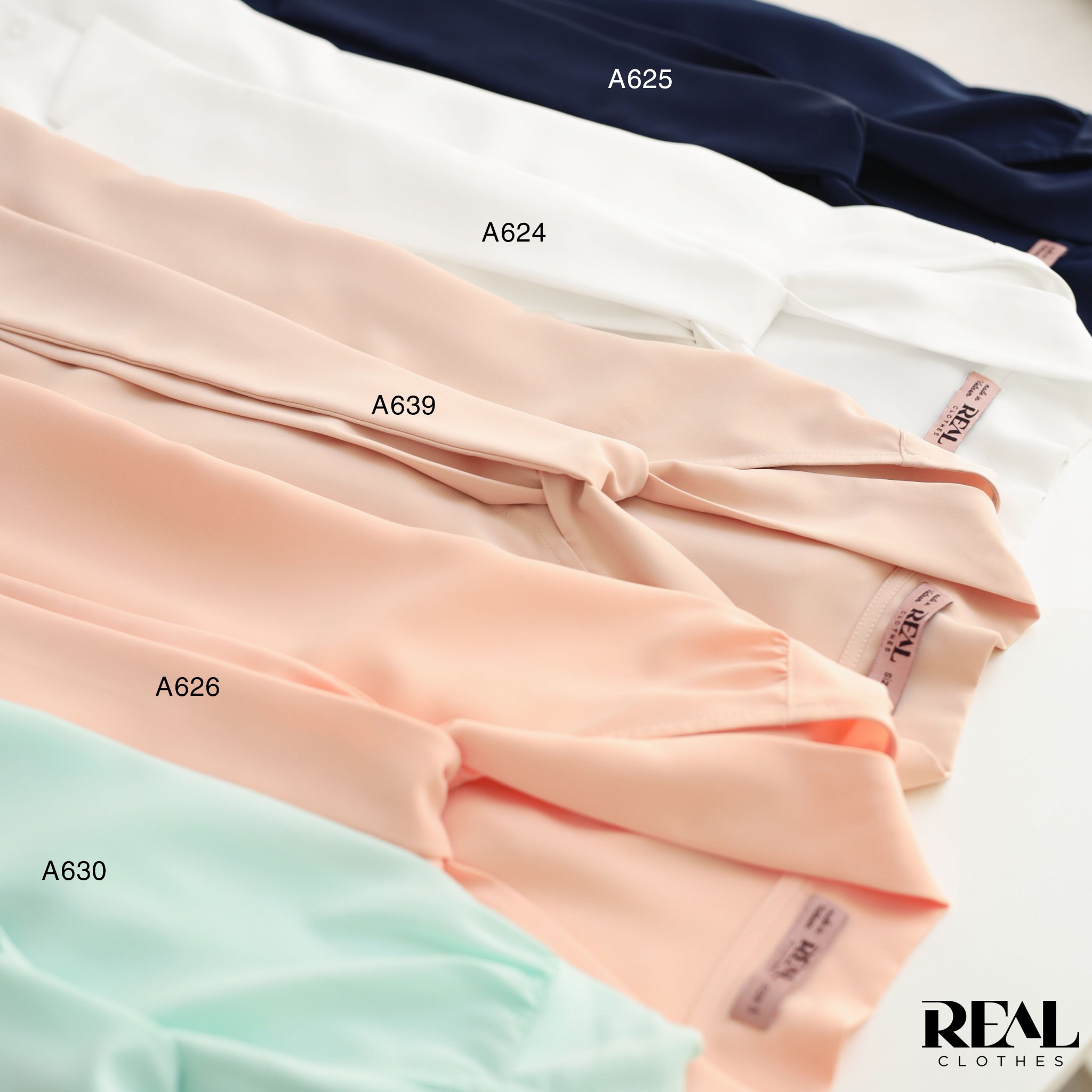 Áo cà vạt trắng