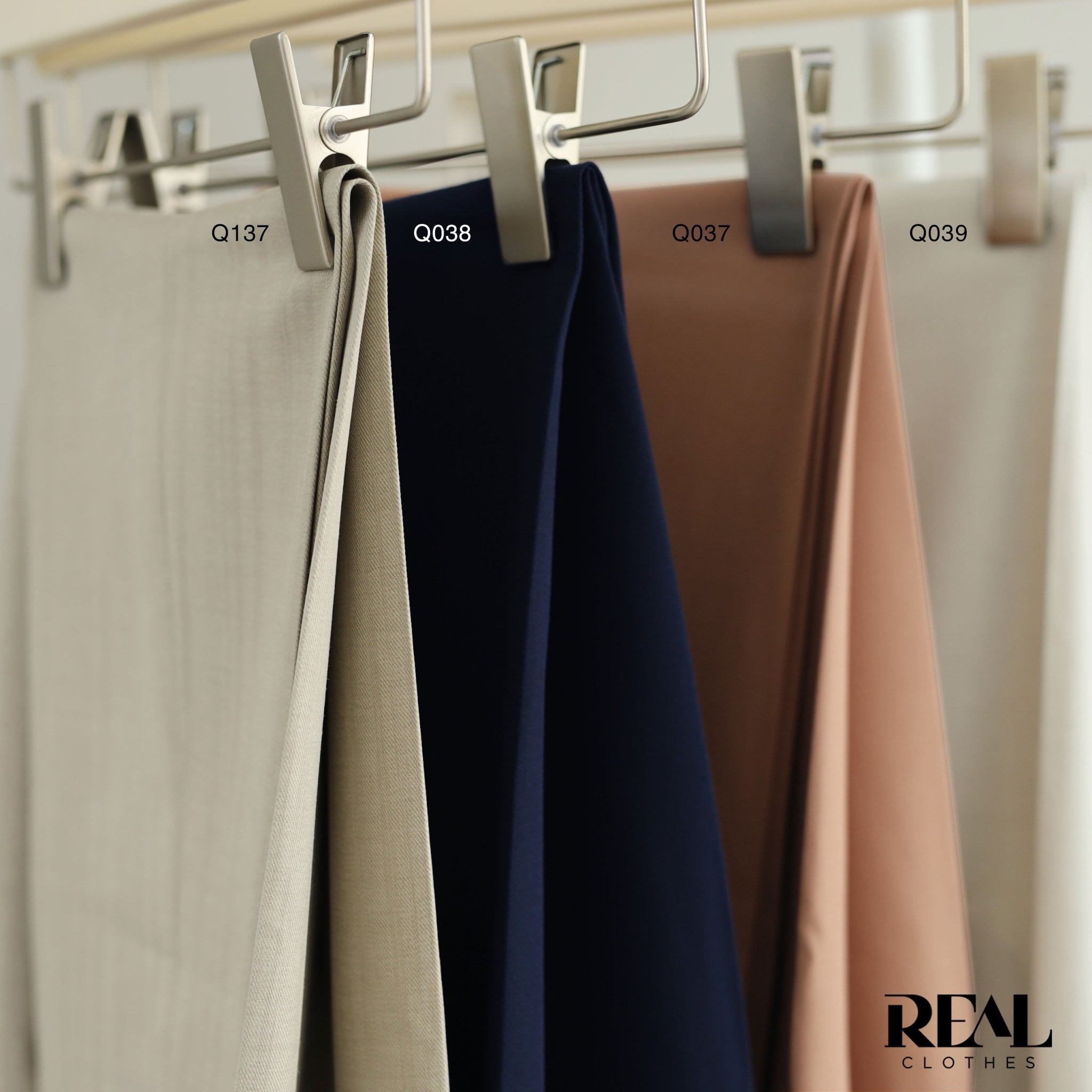 Quần Tokyo nút da bò