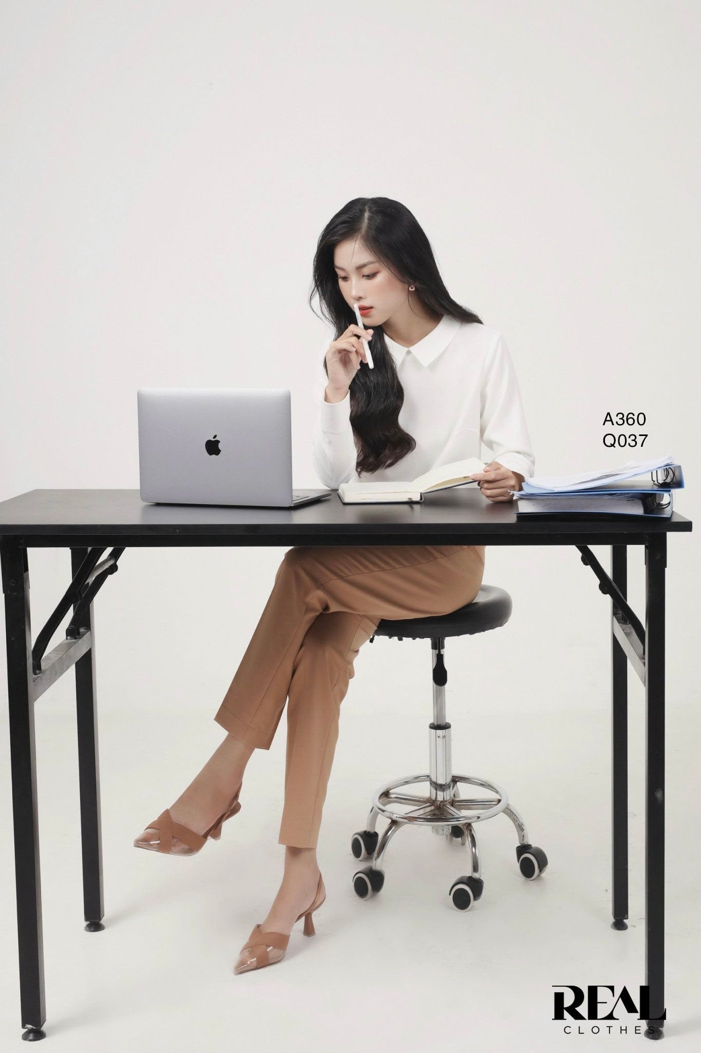 Quần Tokyo nút da bò