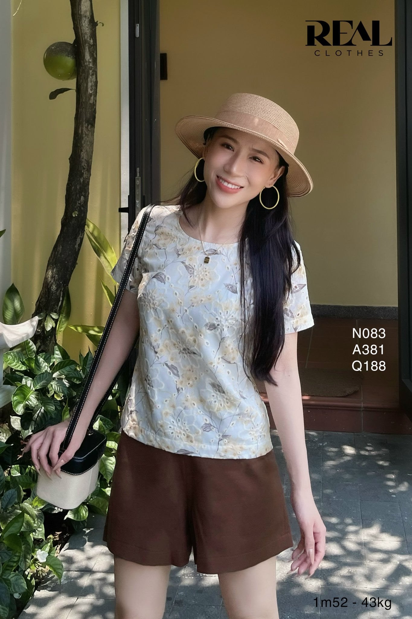 Croptop nút thanh mai vàng SALE - size XS