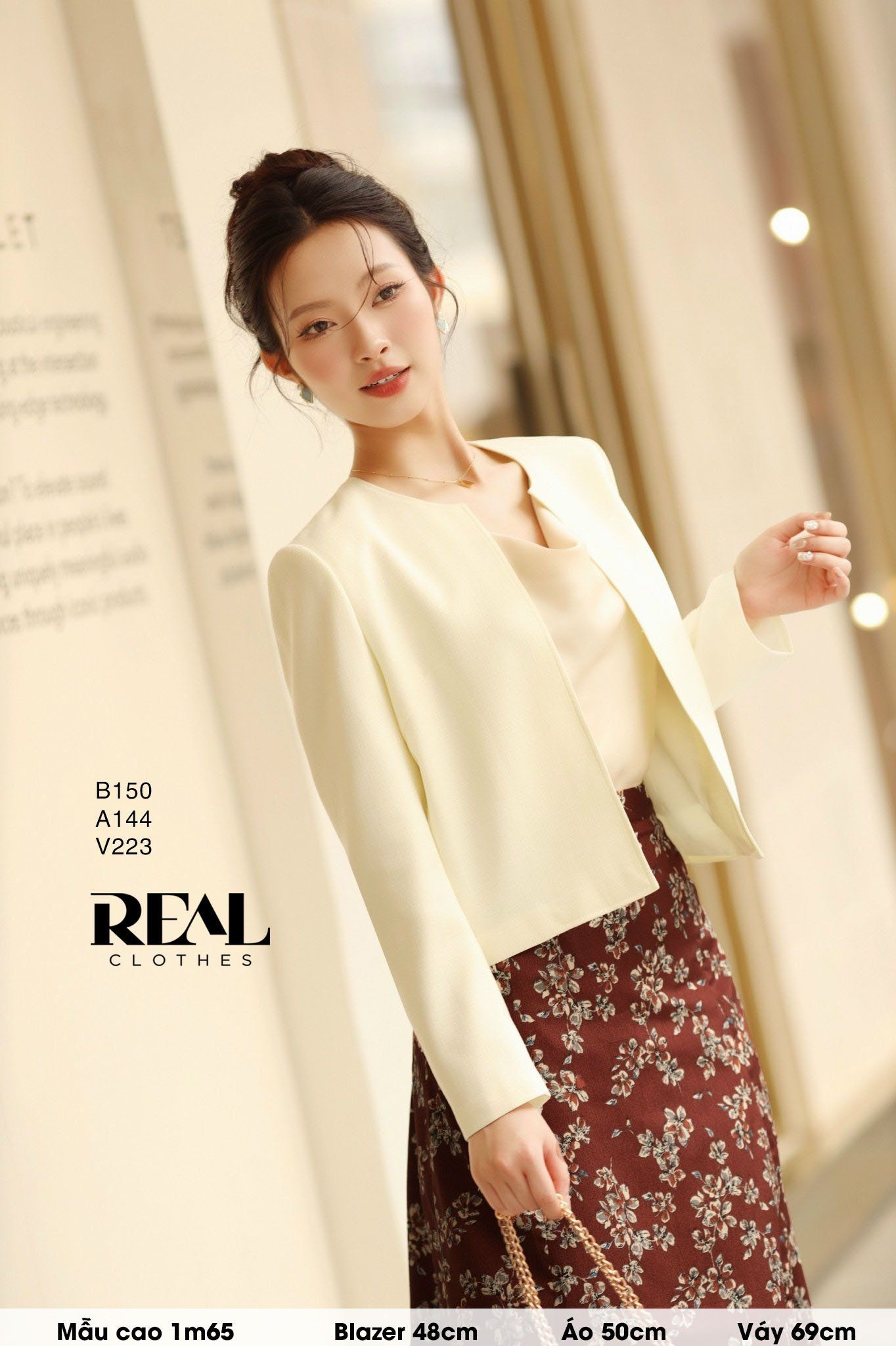  Blazer cổ tròn kem sáng 