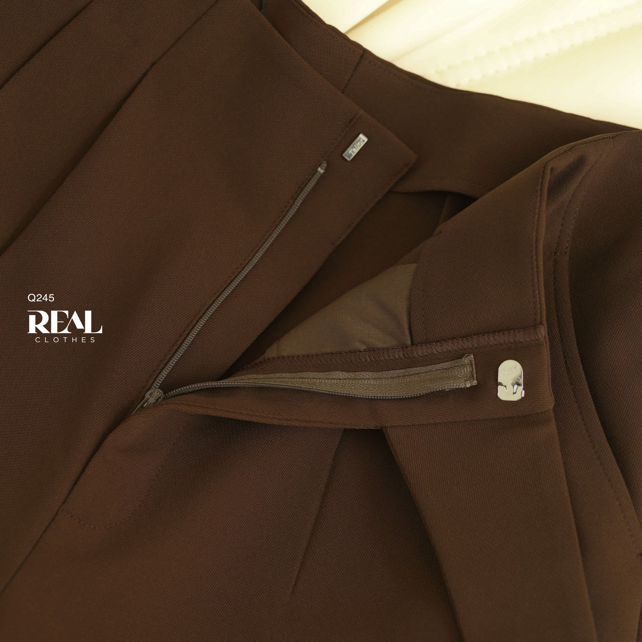 Quần suông Tokyo nút nâu đậm