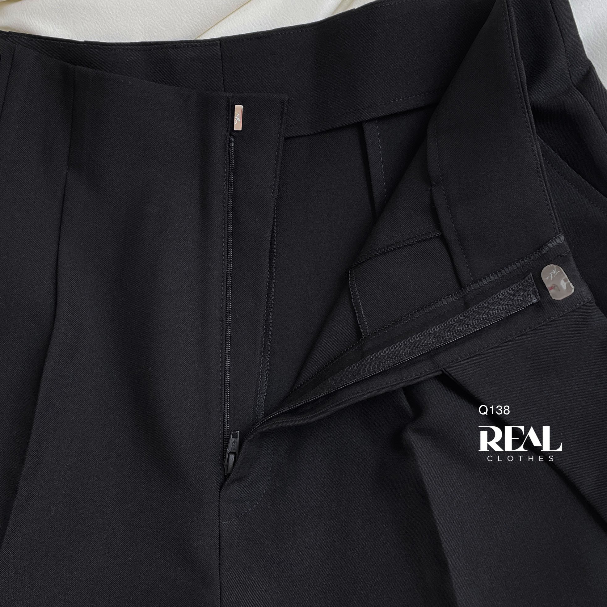 Quần Tokyo nút đen