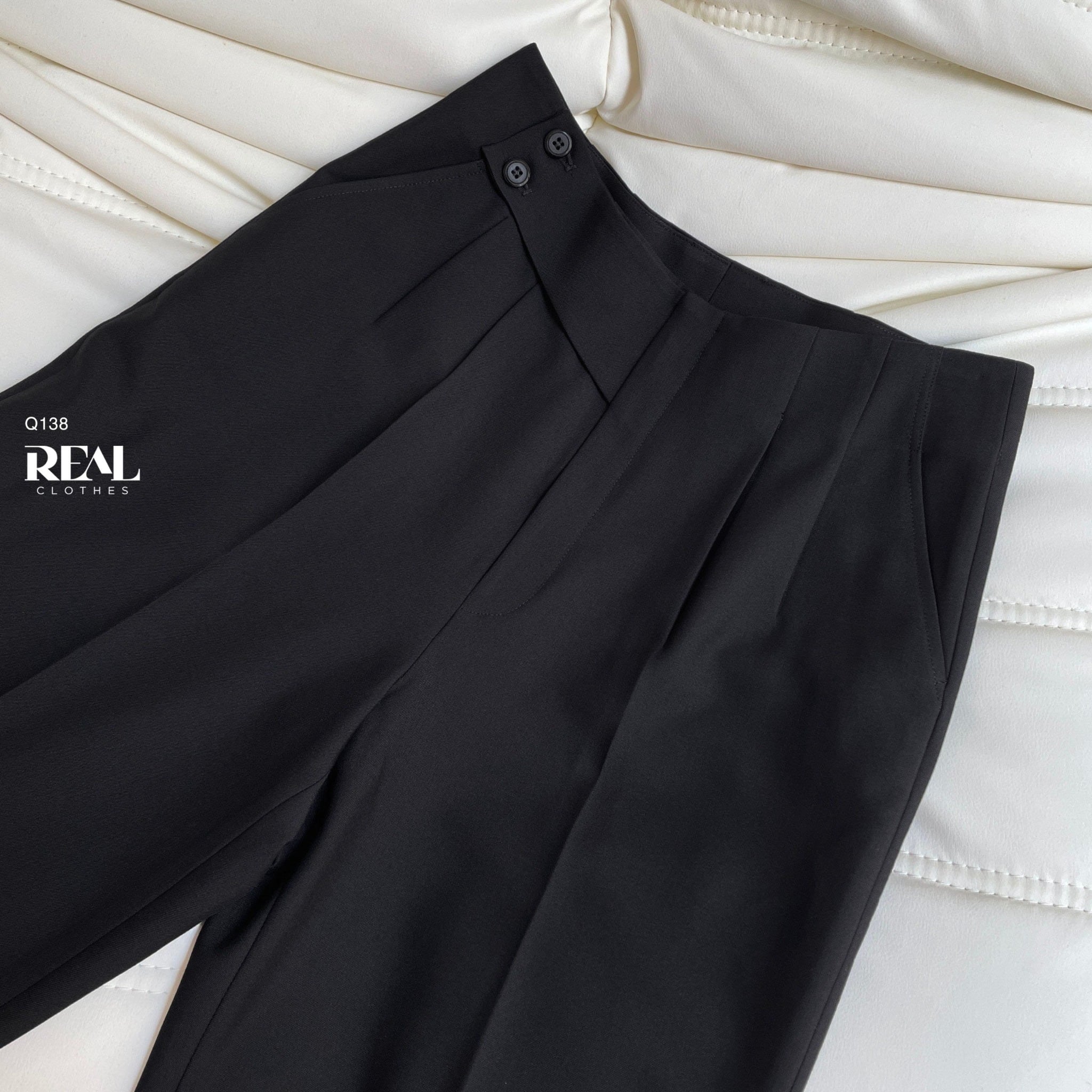 Quần Tokyo nút đen