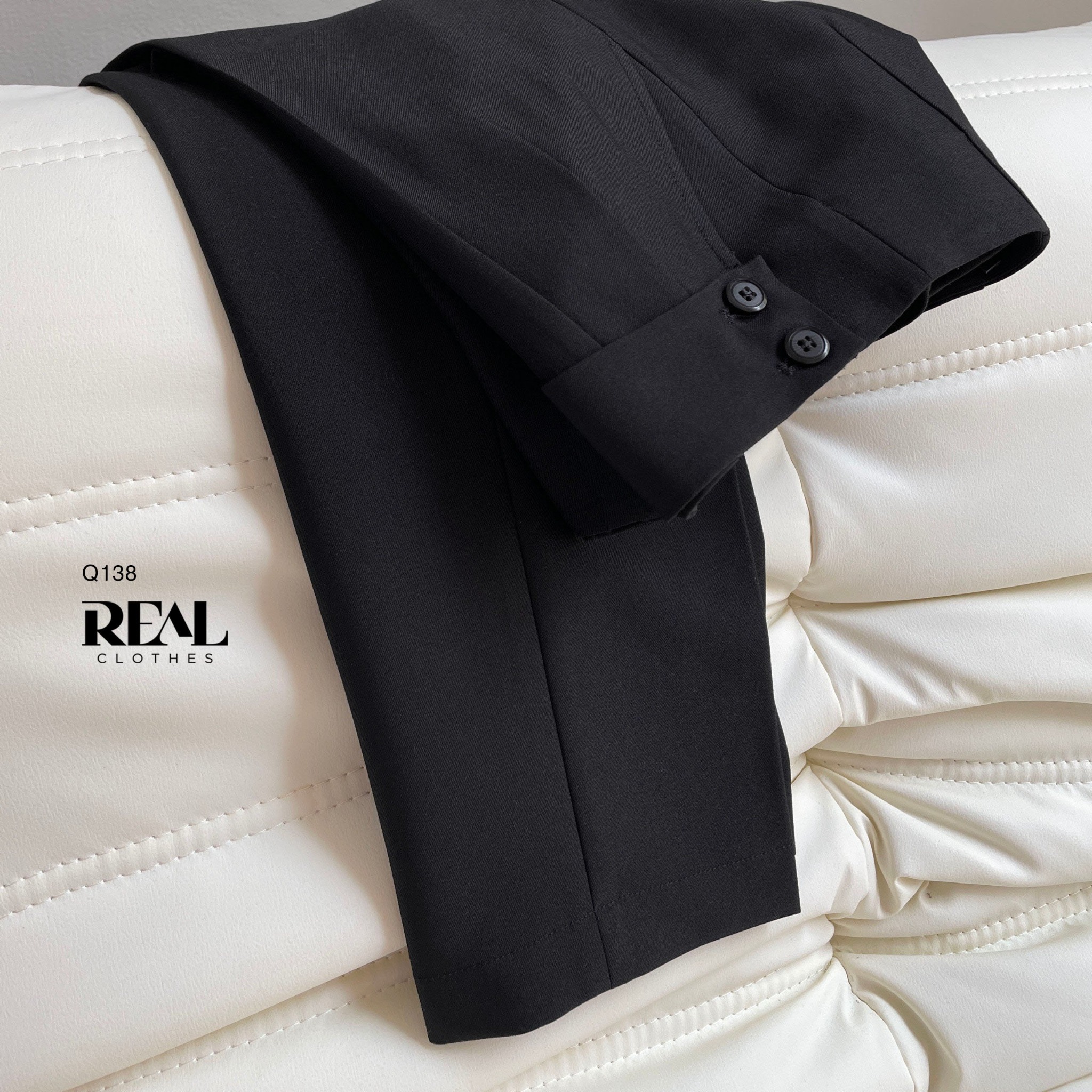 Quần Tokyo nút đen