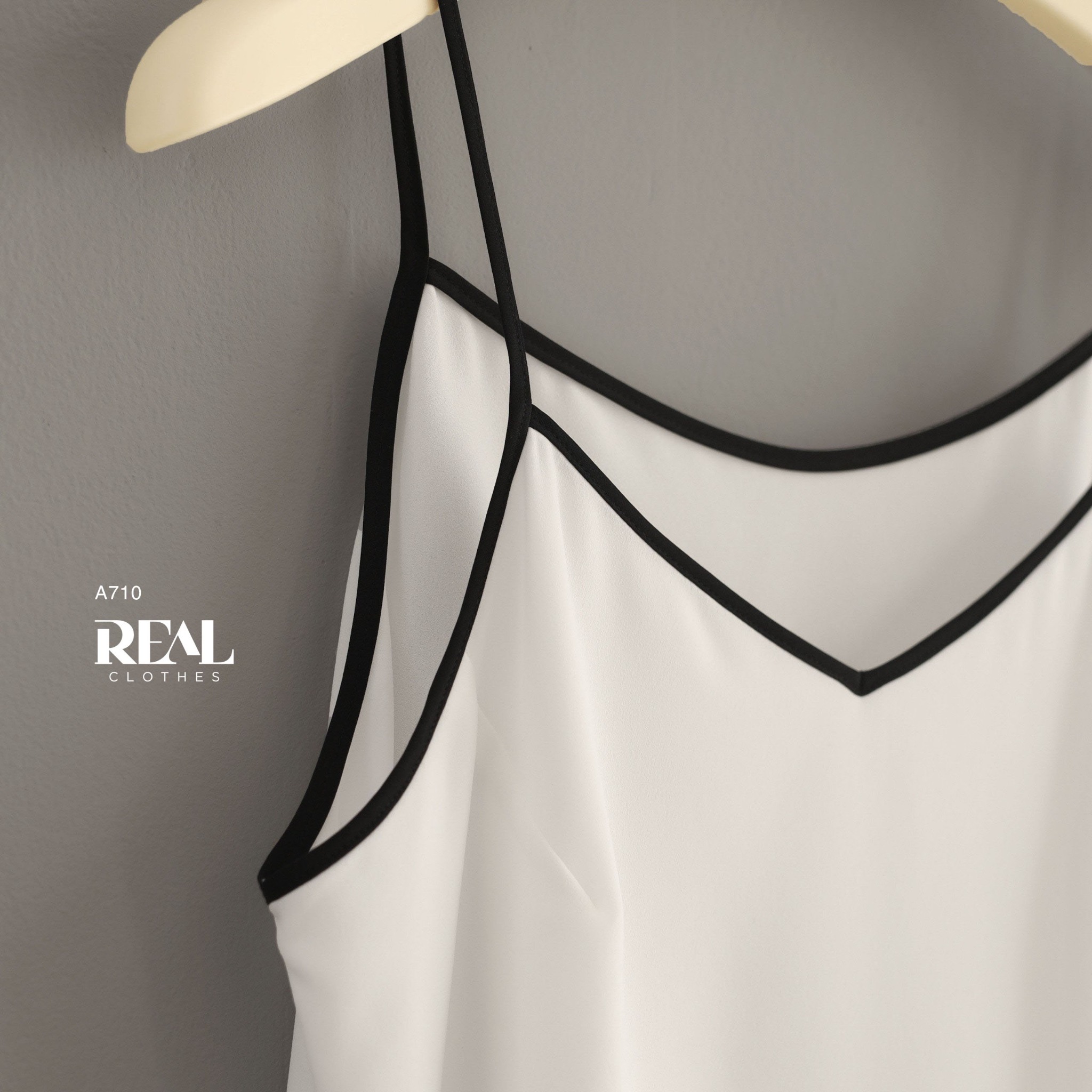 Áo 2 dây trắng viền SALE