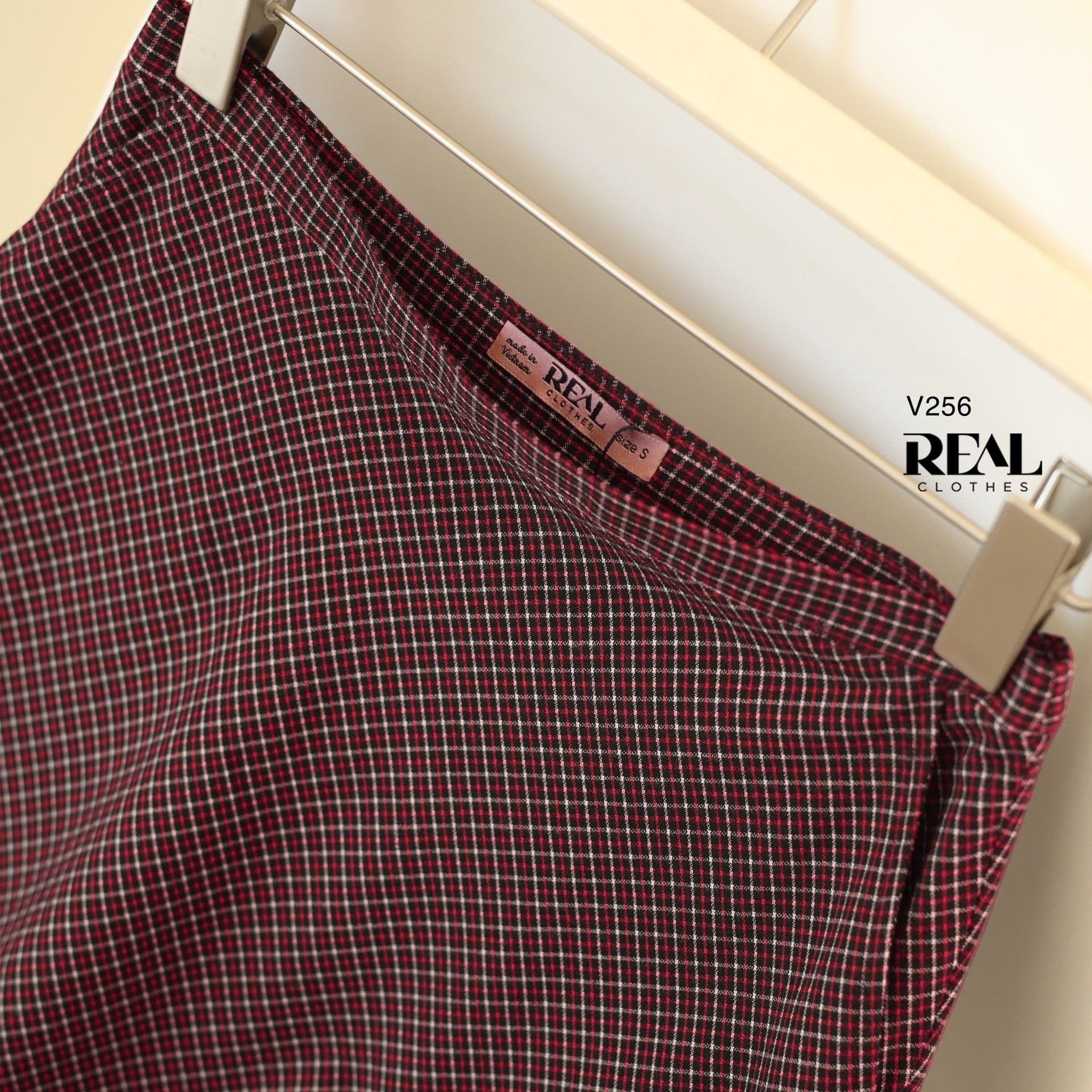 Váy Fuji ô vuông đỏ SALE