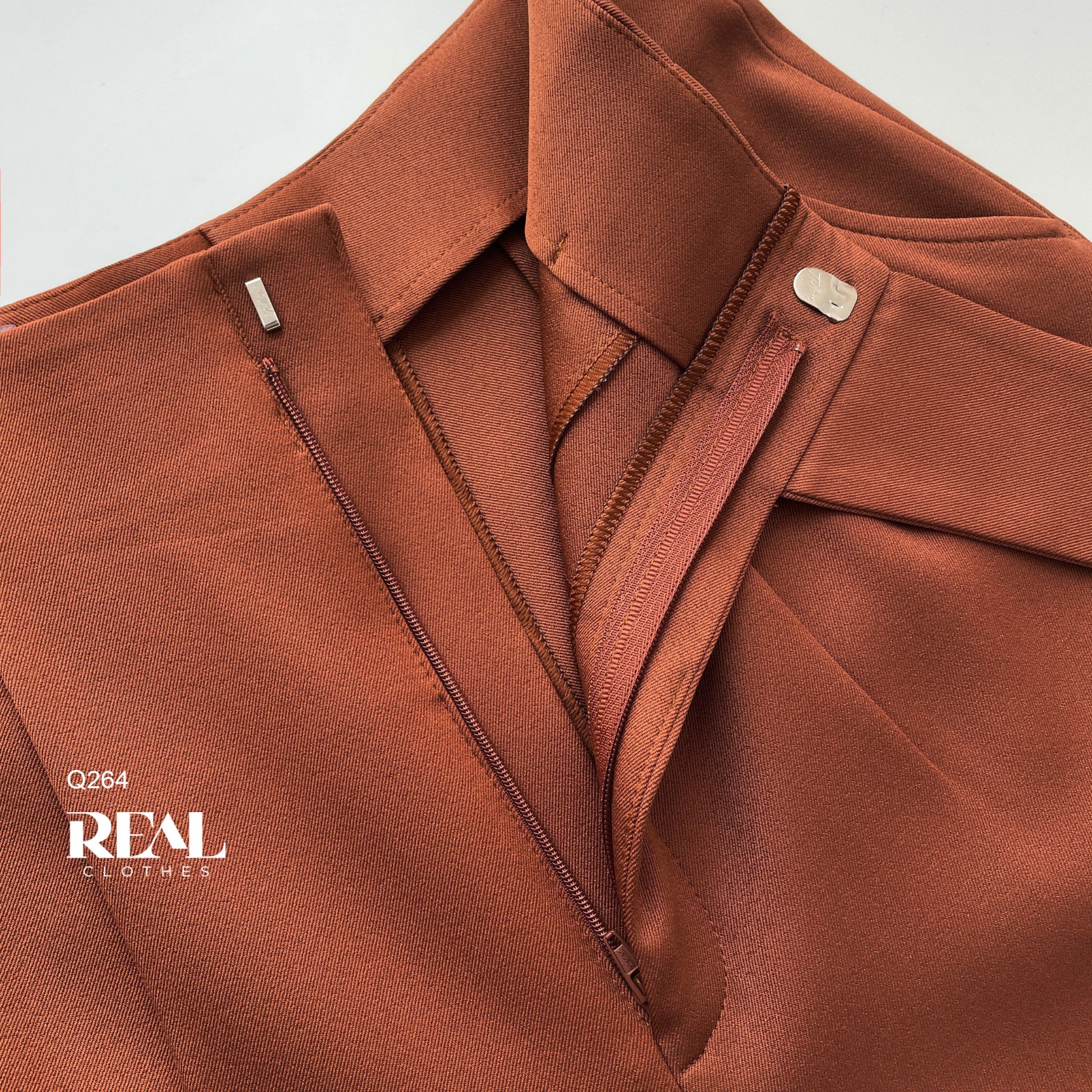 Quần suông Tokyo nút hạt dẻ SALE