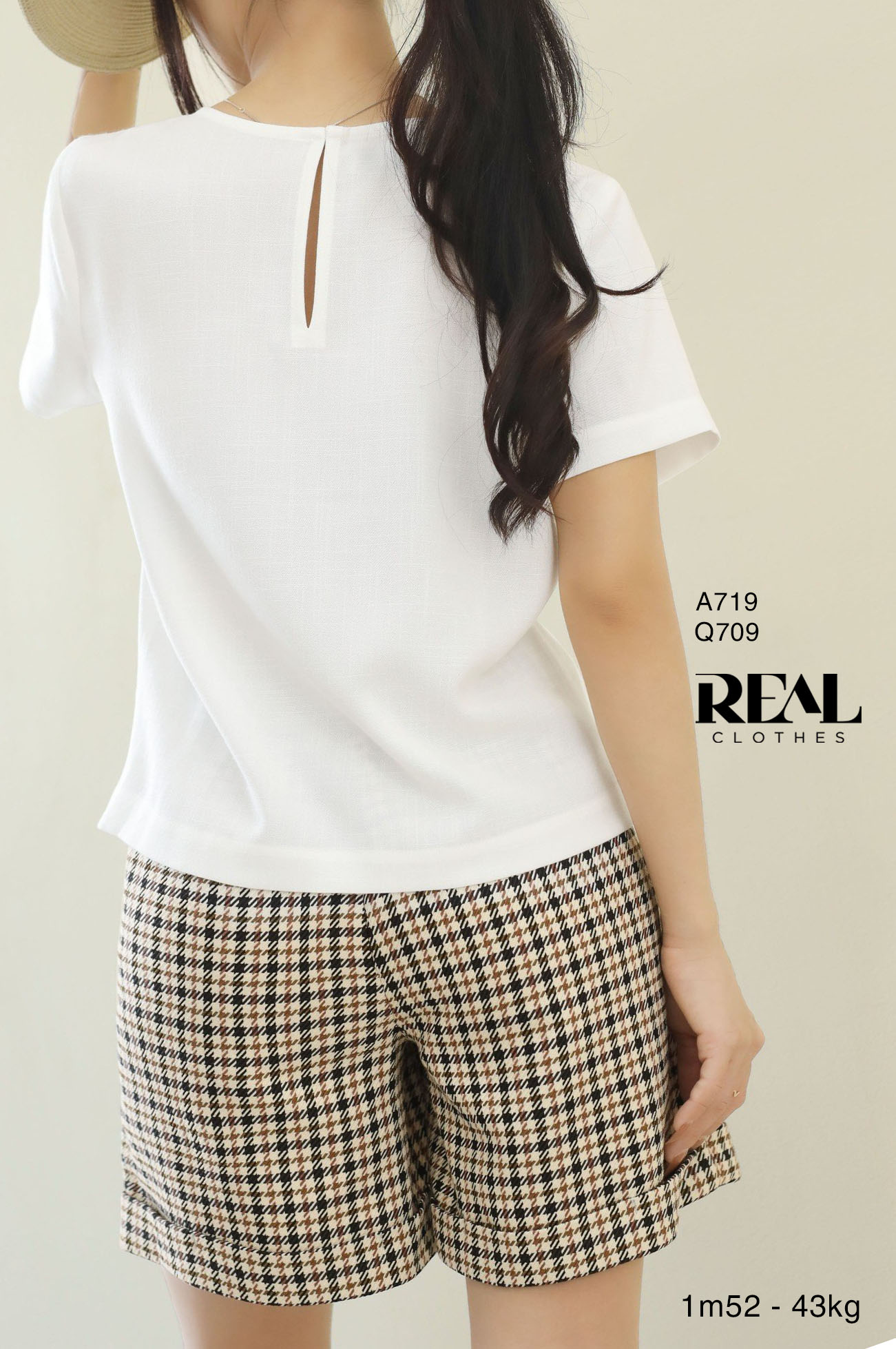 Áo xẻ tà linen trắng SALE