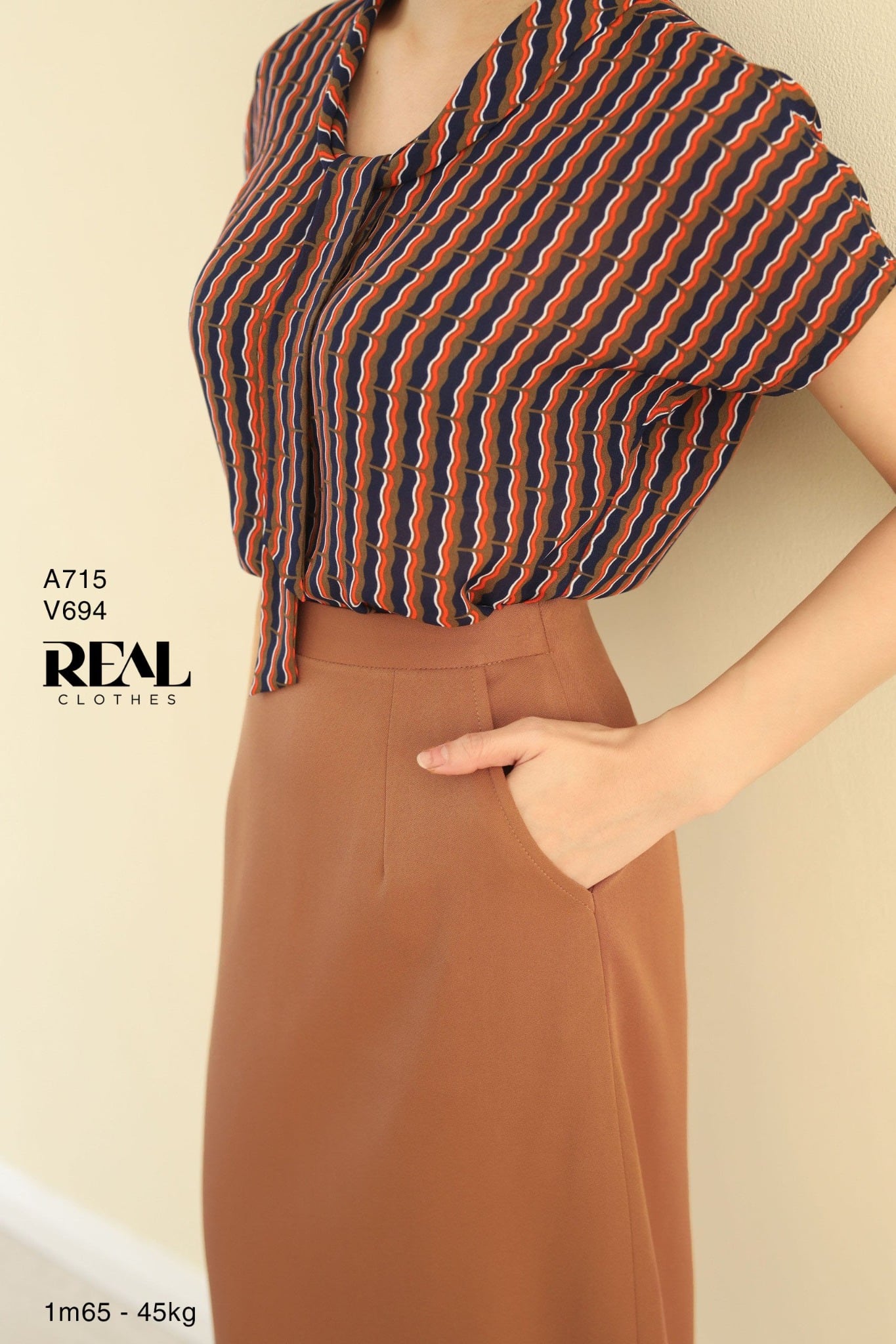 Váy Japan dài hạt dẻ SALE - size XS