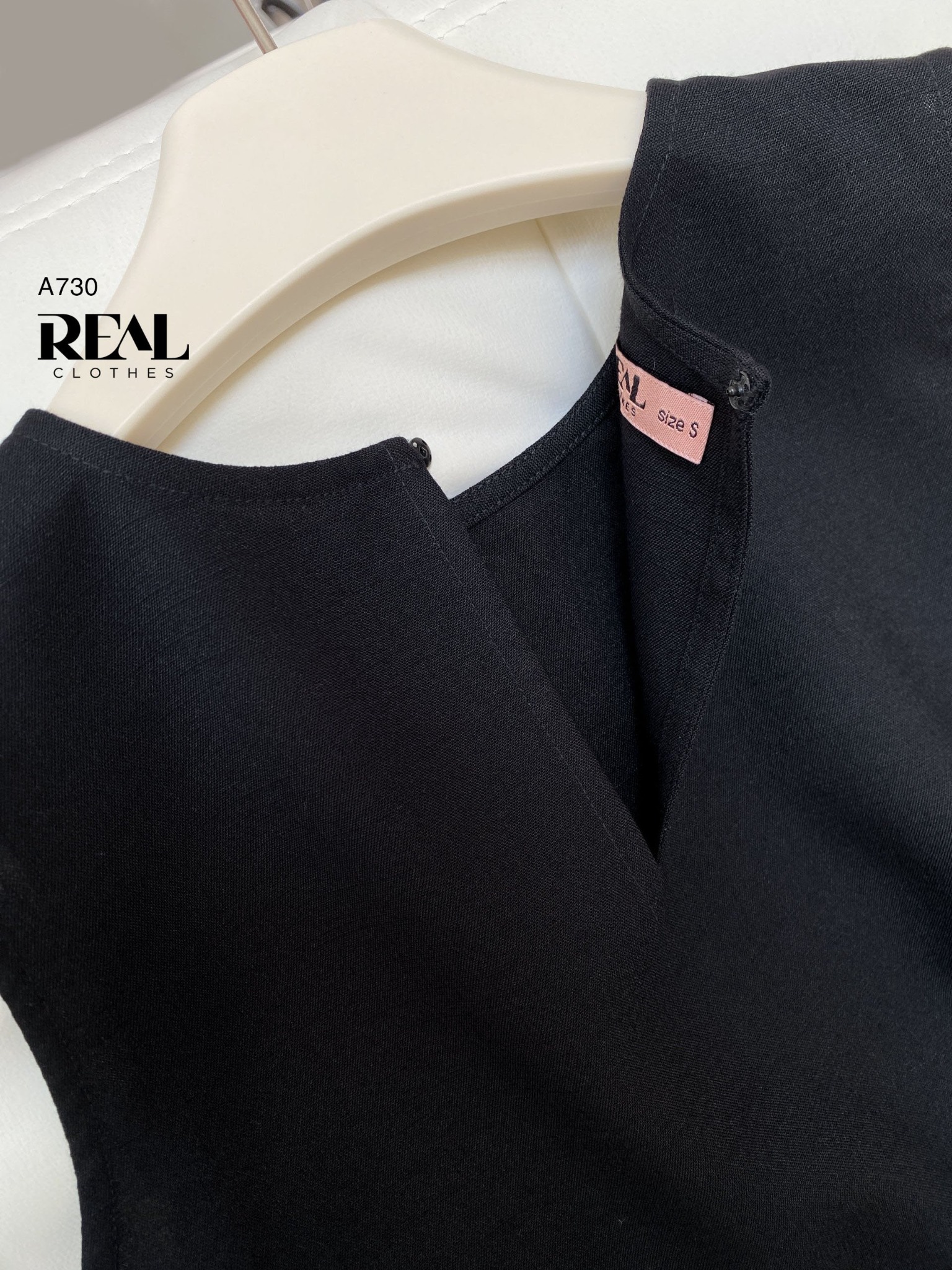 Áo linen đen thêu tay