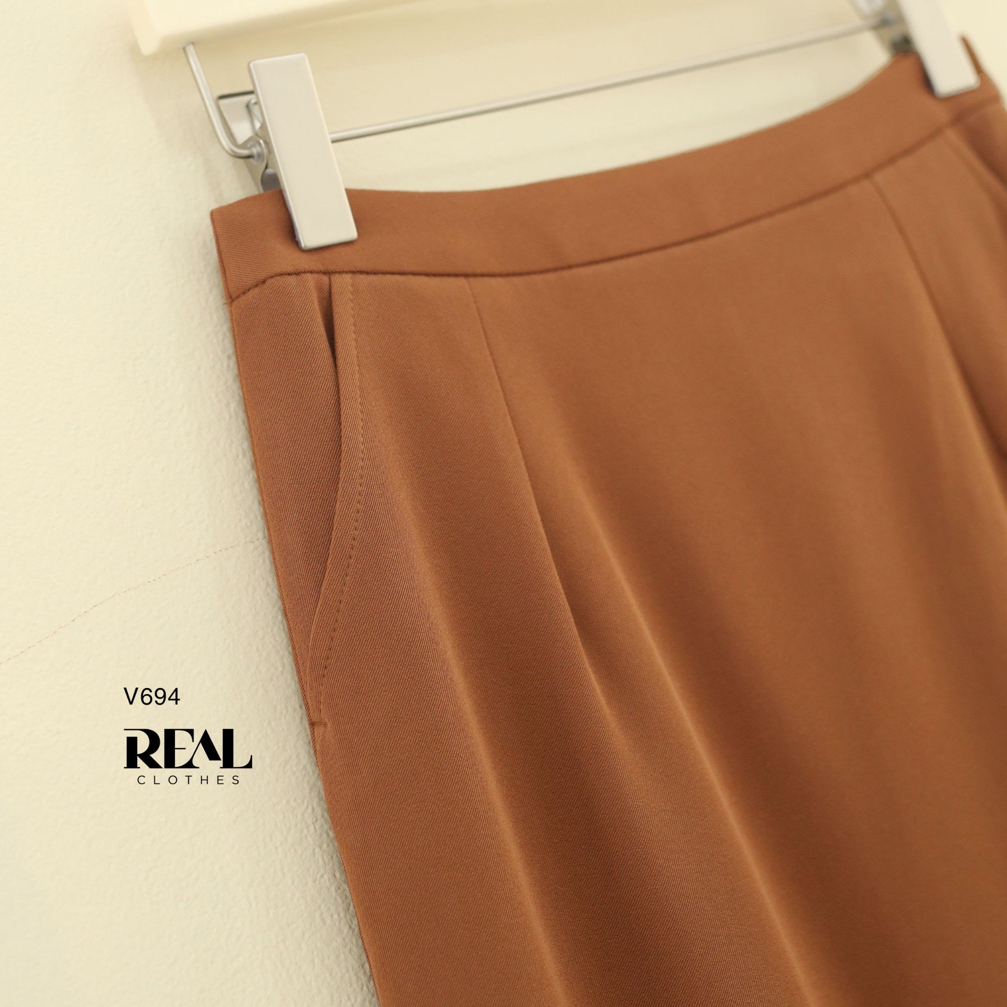 Váy Japan dài hạt dẻ SALE - size XS