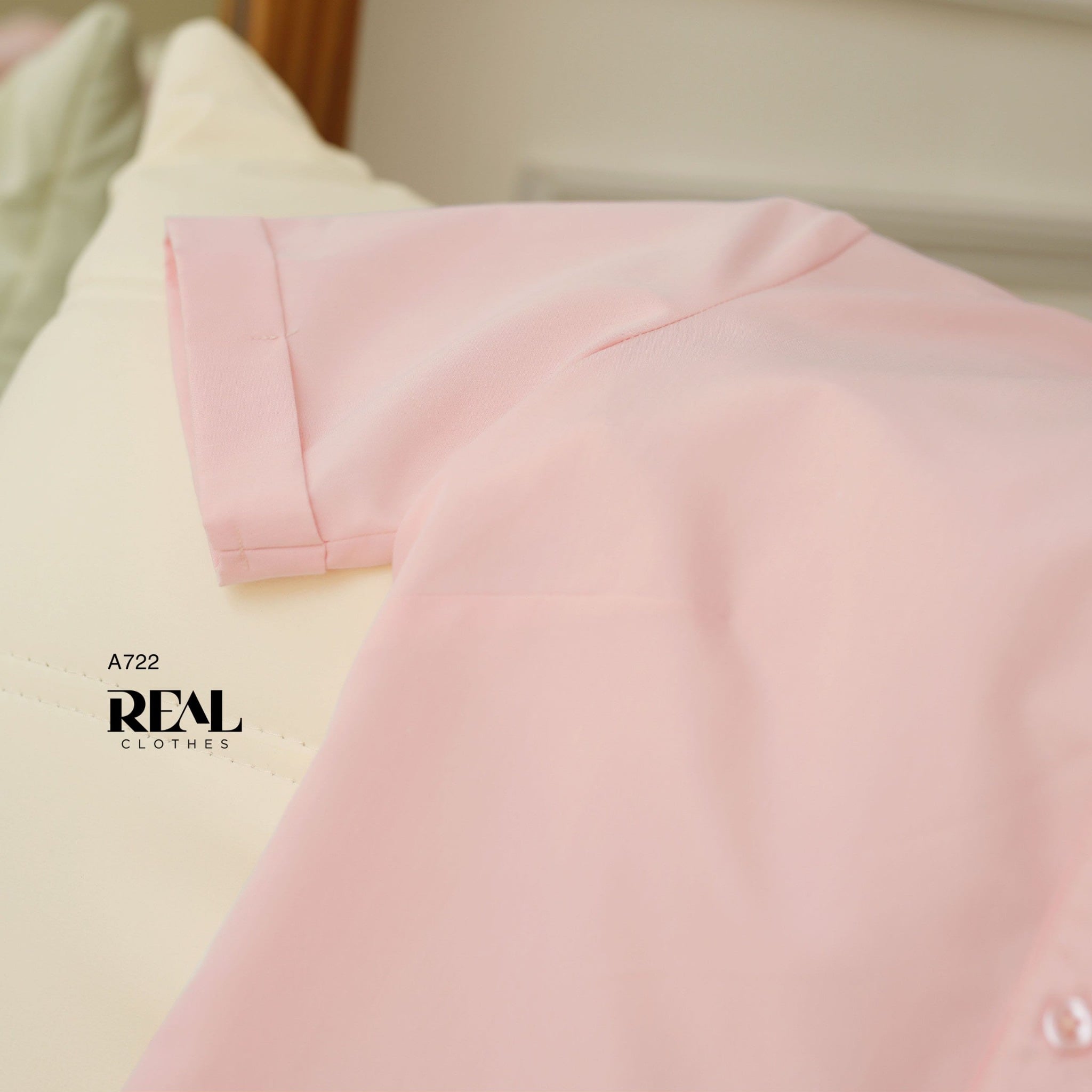 Sơ mi cổ V hồng