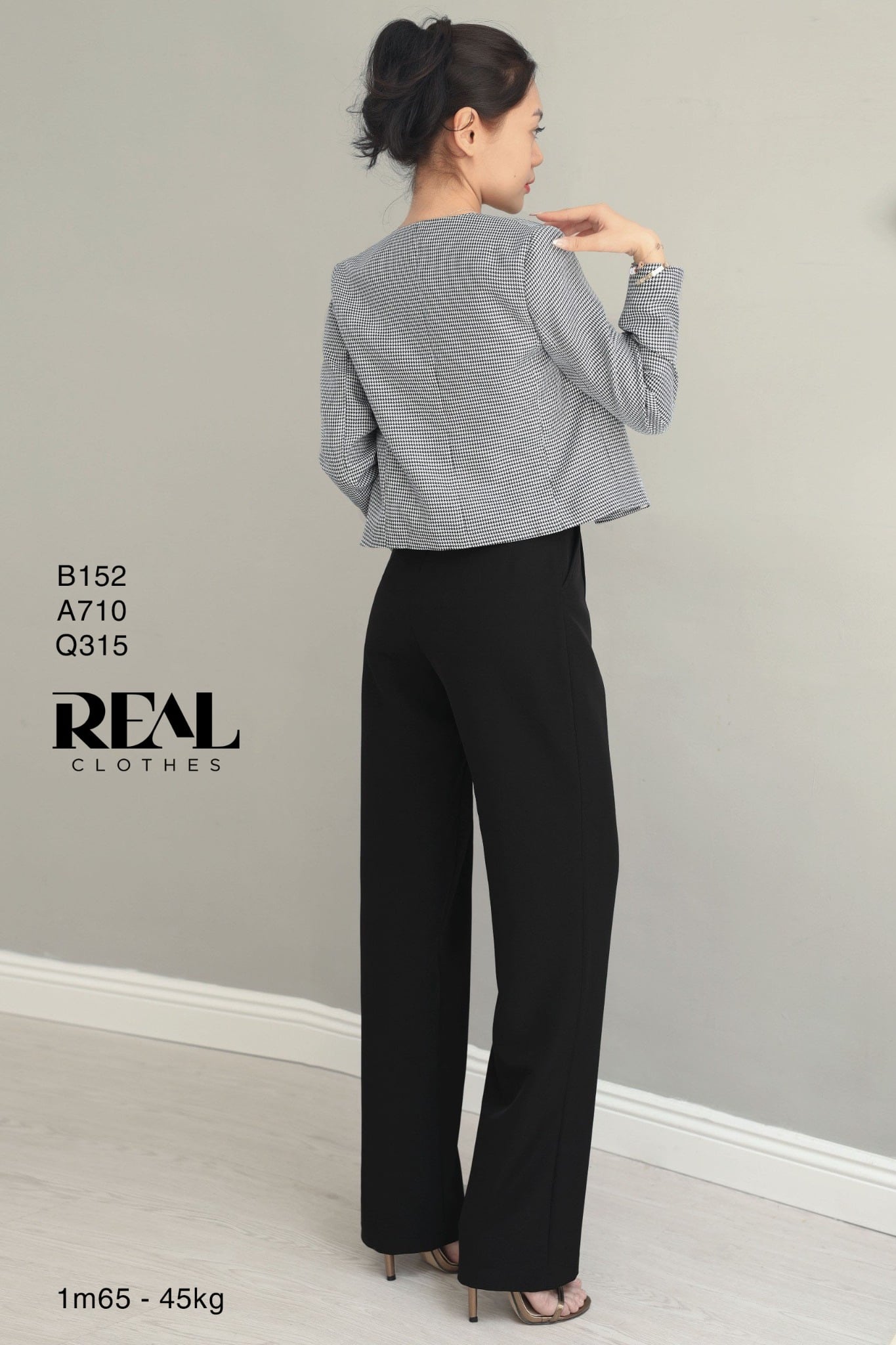 Blazer cổ tròn zigzag đen