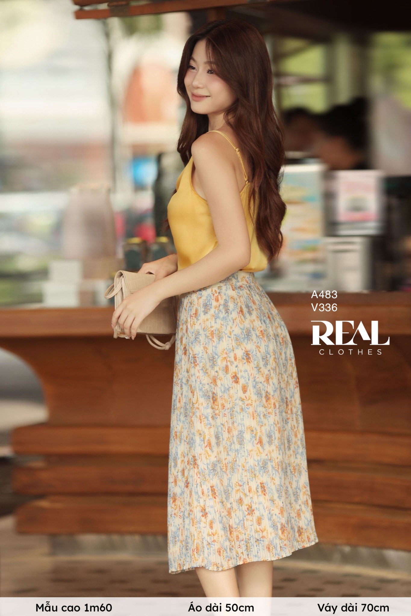 Áo cổ đổ vàng SALE - size XS