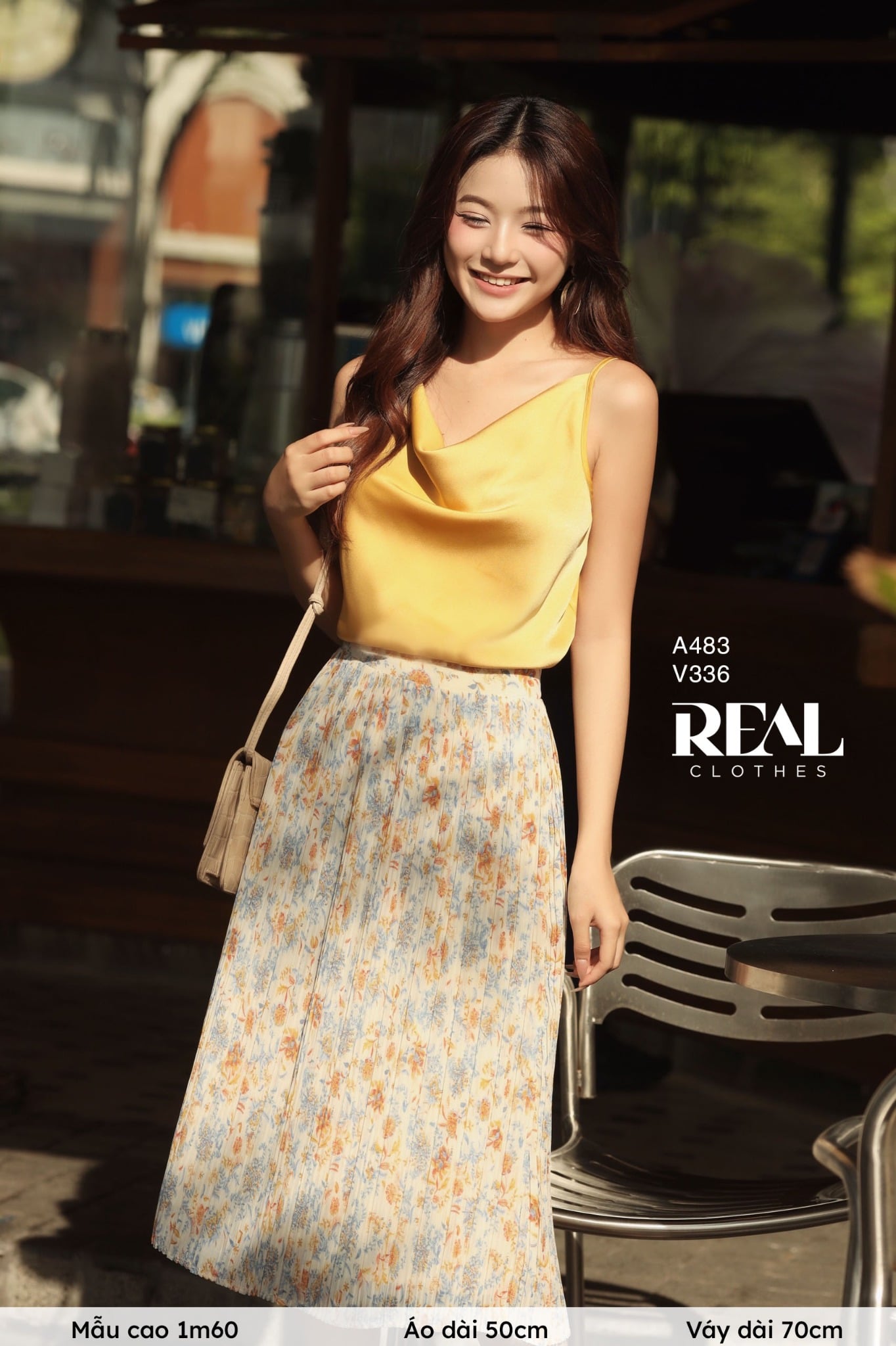 Áo cổ đổ vàng SALE - size XS