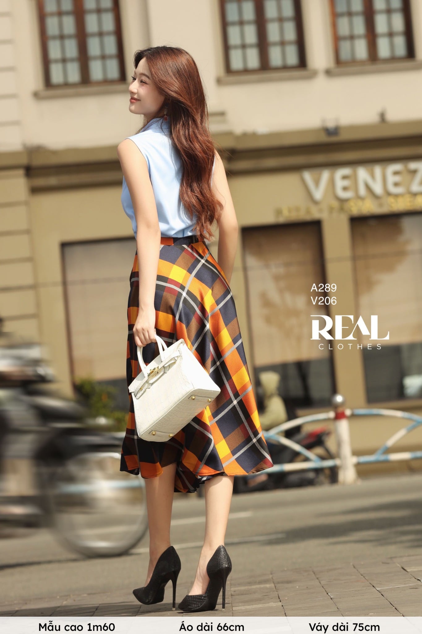 Váy xòe midi ô vuông cam SALE - size M