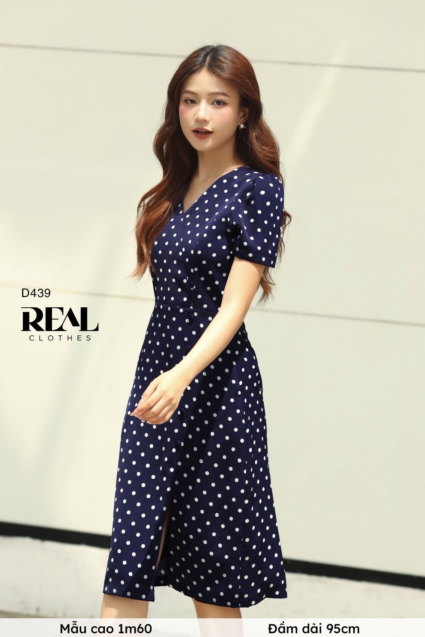 Đầm chéo chấm bi xanh SALE - size XS