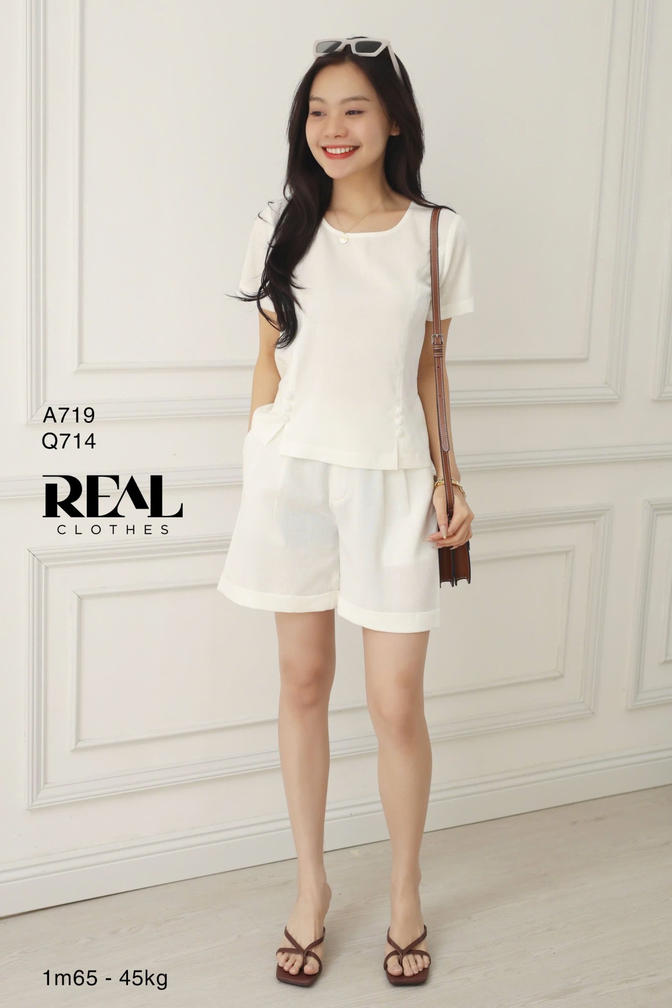 Áo xẻ tà linen trắng SALE