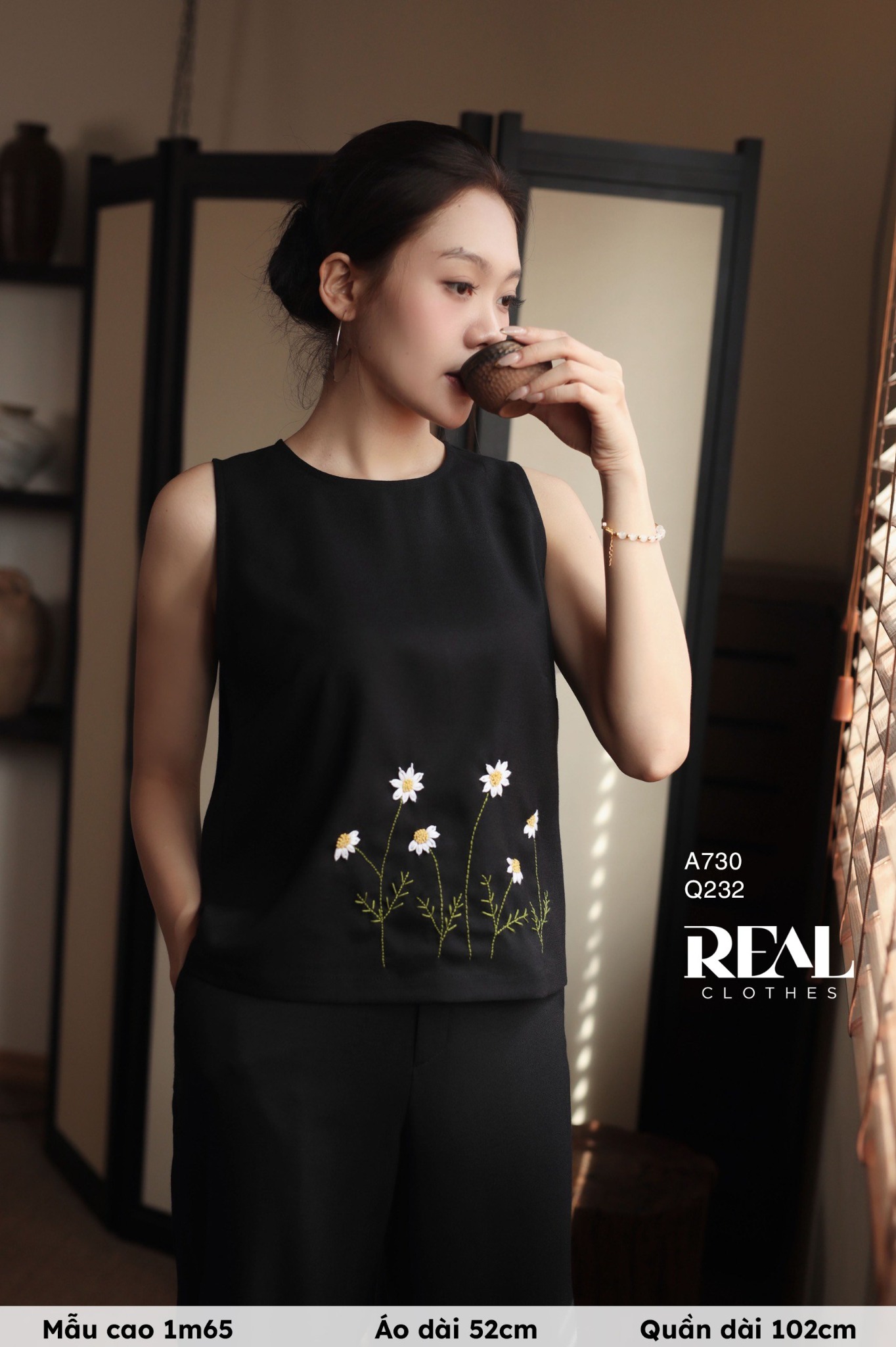 Áo linen đen thêu tay