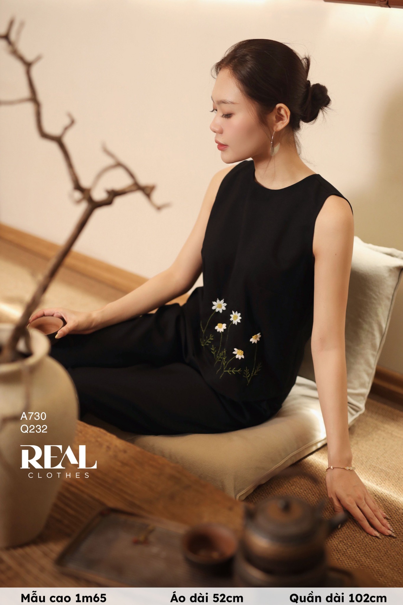 Áo linen đen thêu tay