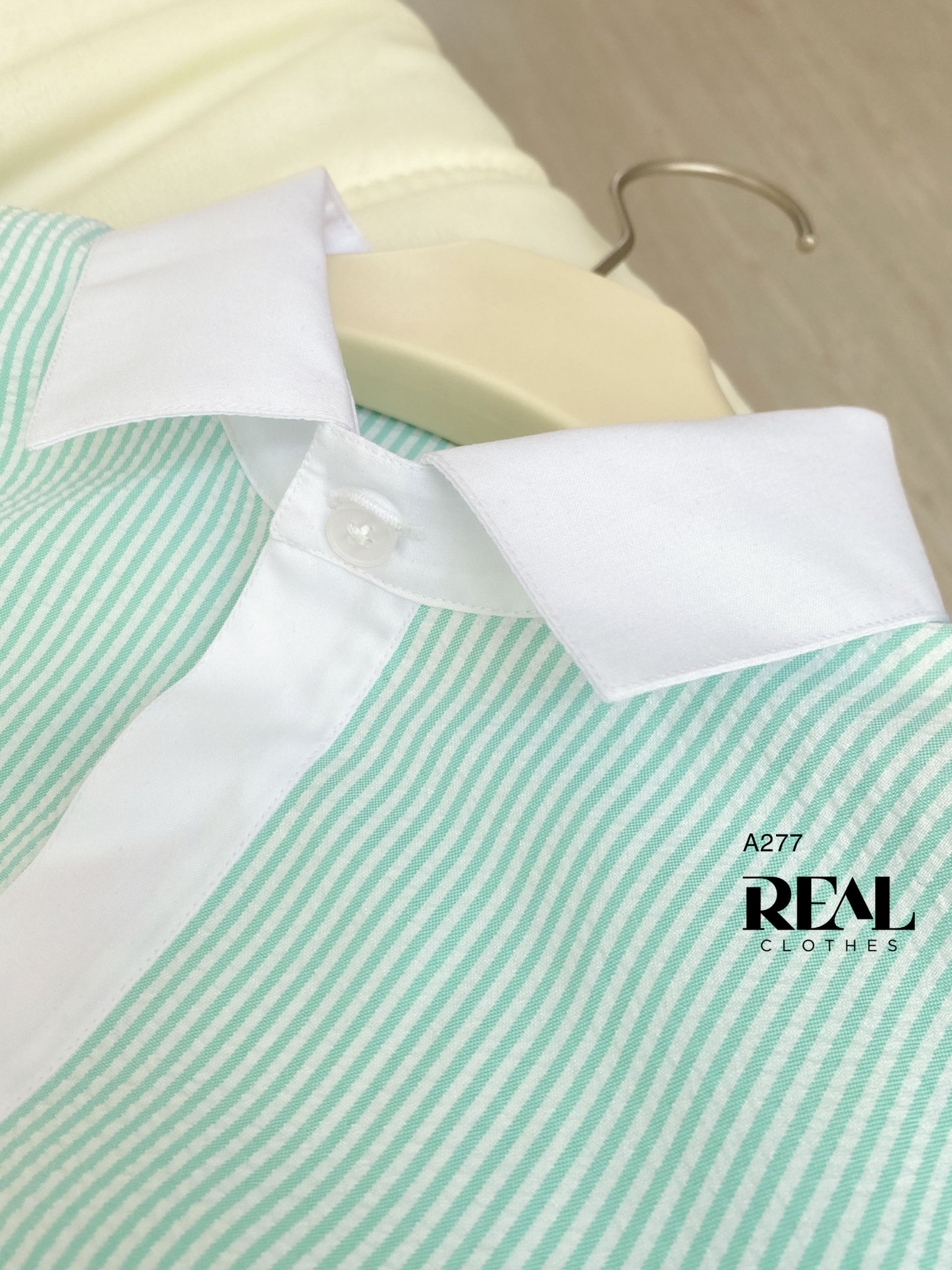 Sơ mi crop xốp sọc mint SALE - size XS