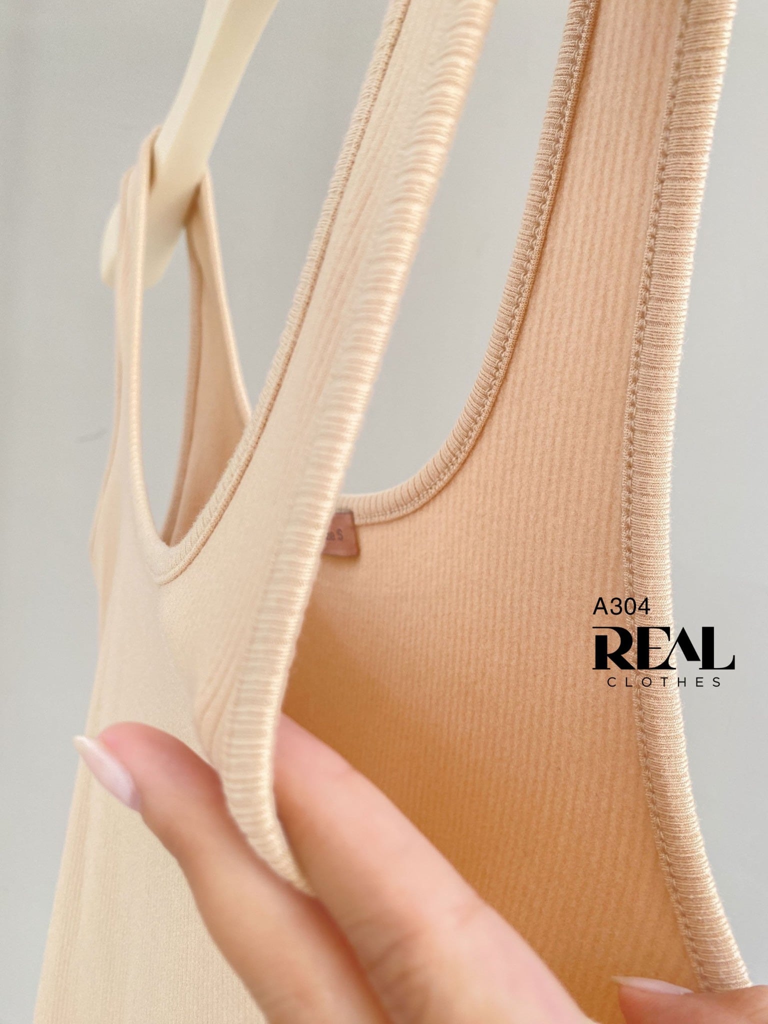 Áo tank top cổ U nude SALE