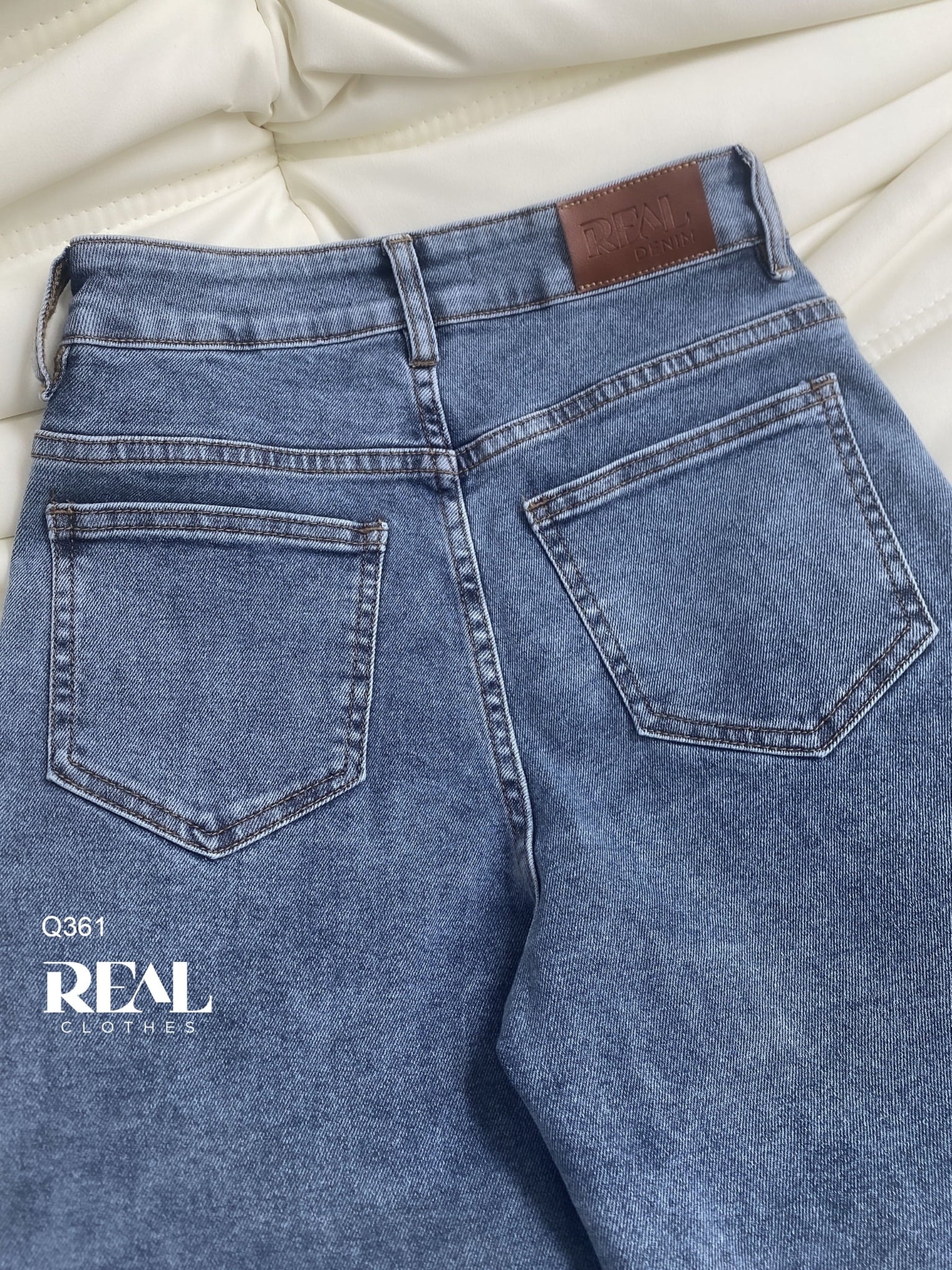 Quần Jeans ống đứng xanh nhạt