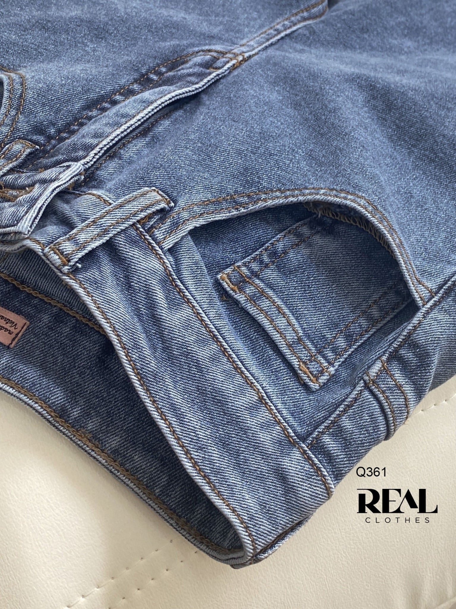 Quần Jeans ống đứng xanh nhạt