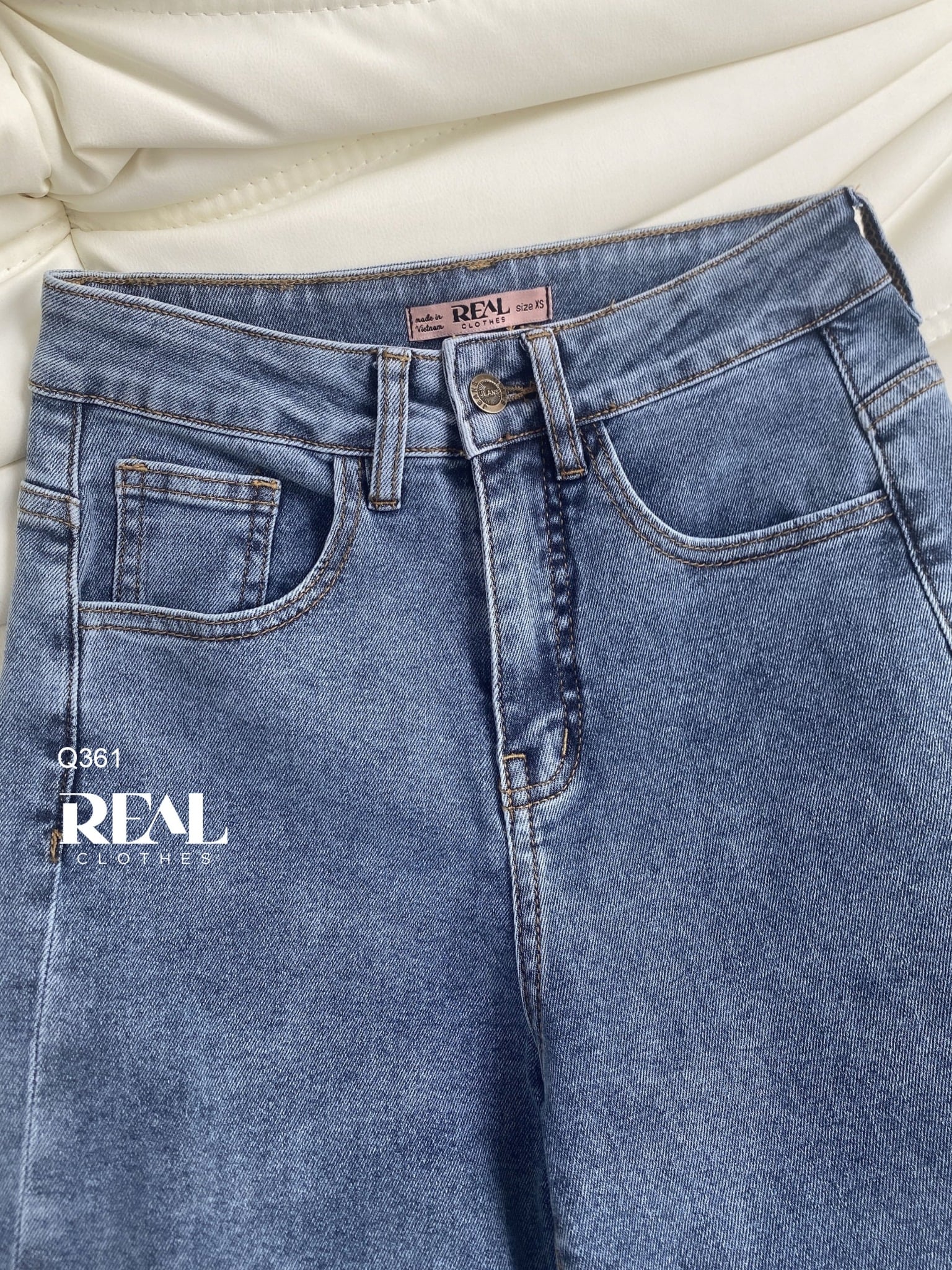 Quần Jeans ống đứng xanh nhạt