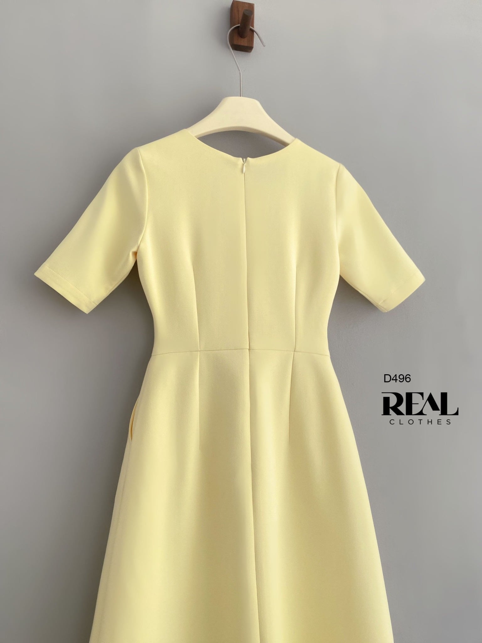 Đầm Classic vàng (Không kèm belt)