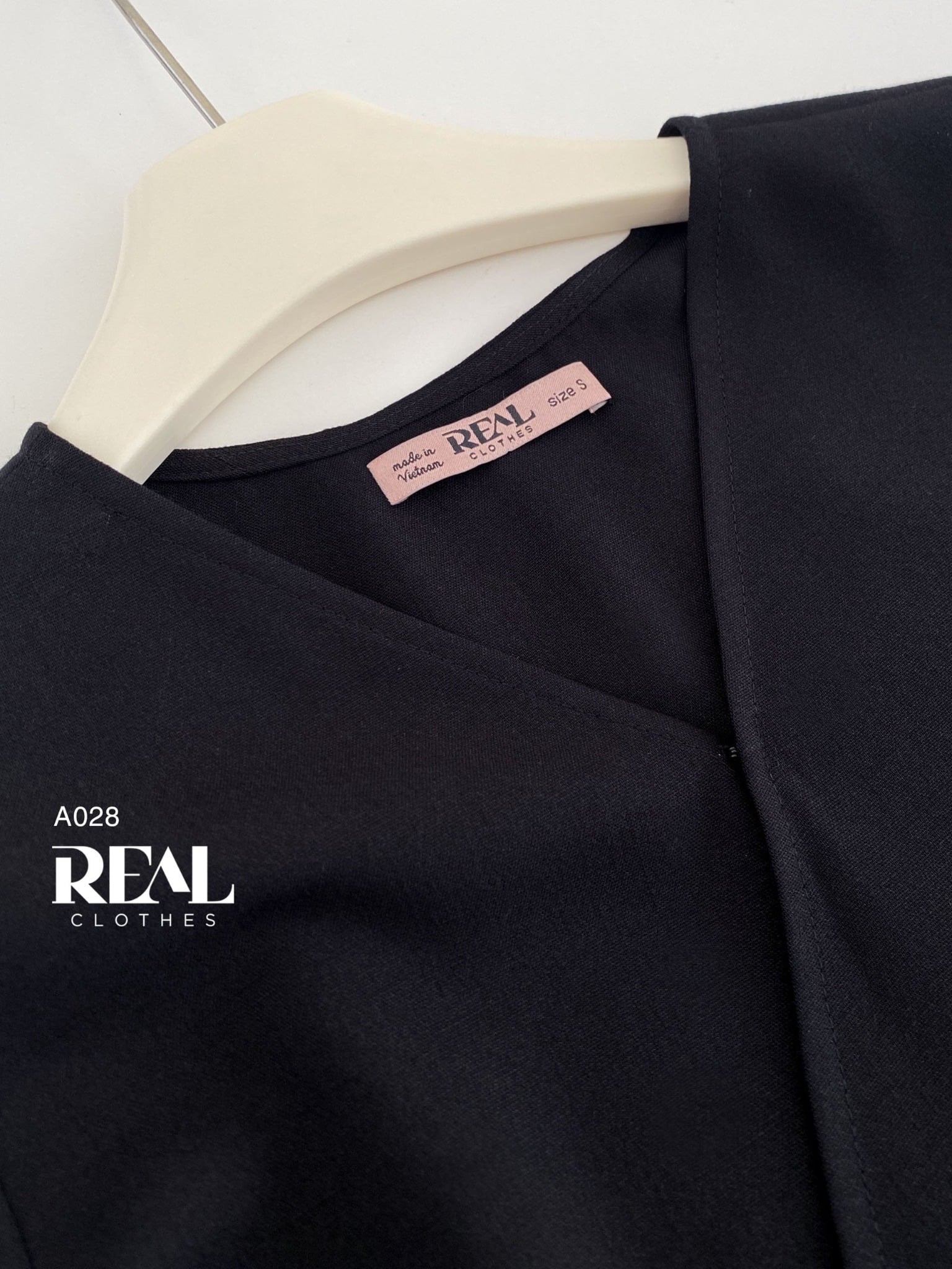 Áo chéo linen đen