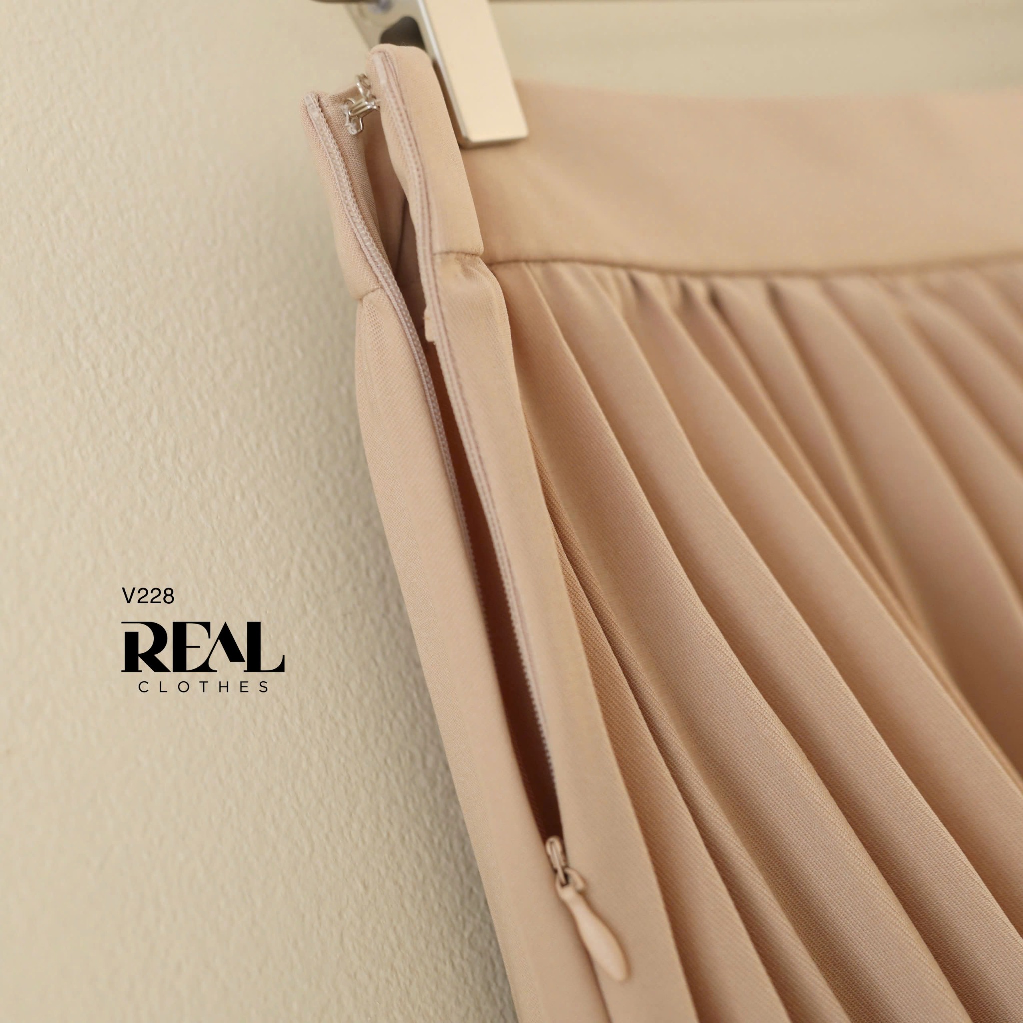 Váy pleated nude 75cm FINAL SALE