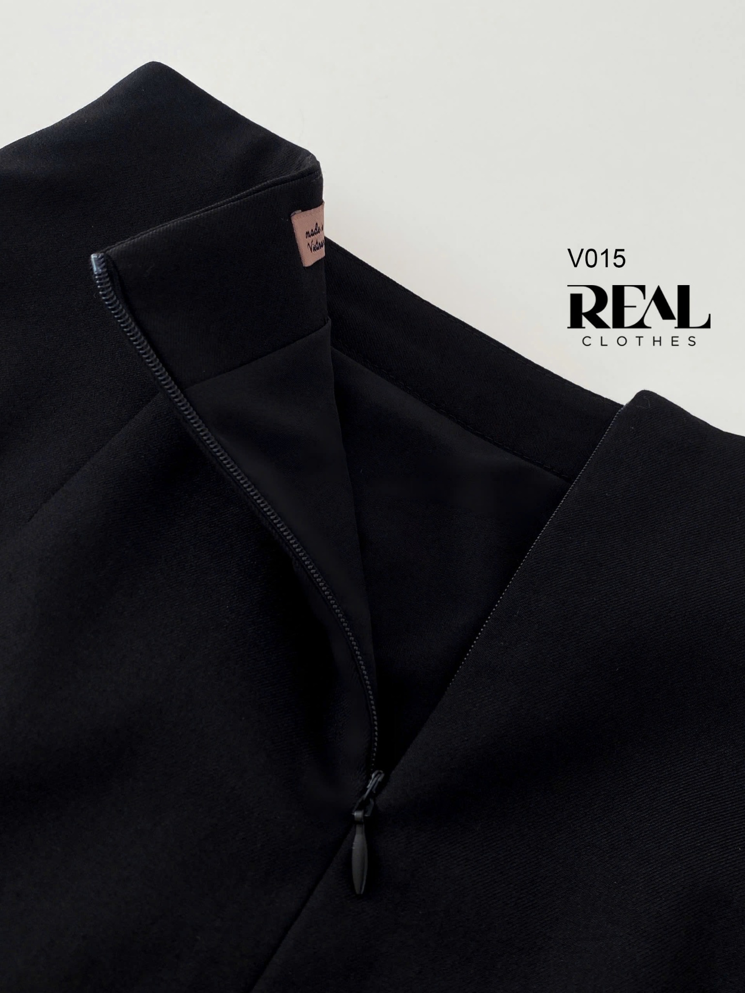 Bút chì túi xẻ hở đen SALE