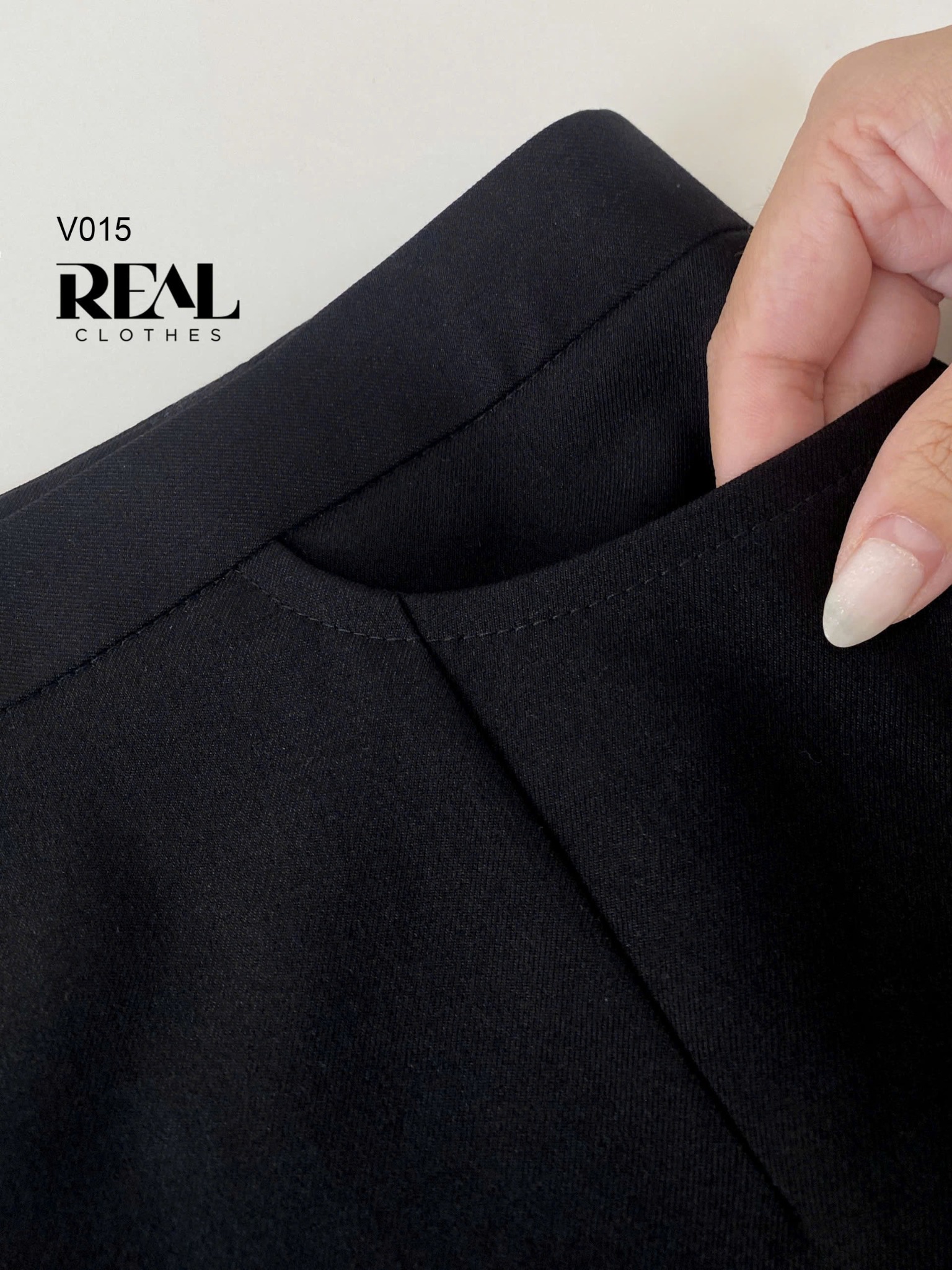 Bút chì túi xẻ hở đen SALE