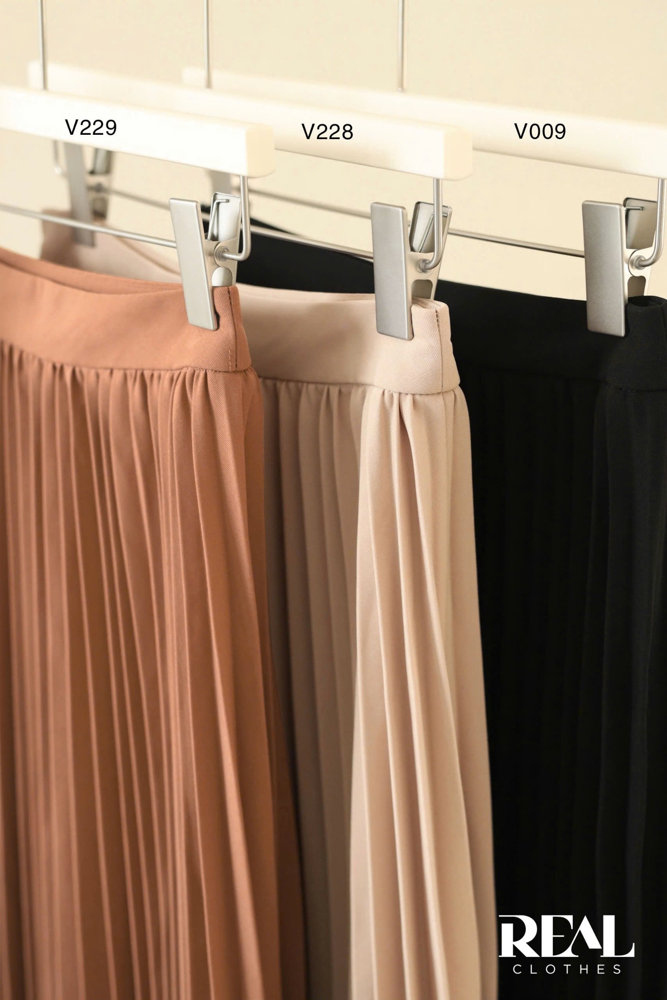 Váy pleated nude 75cm FINAL SALE