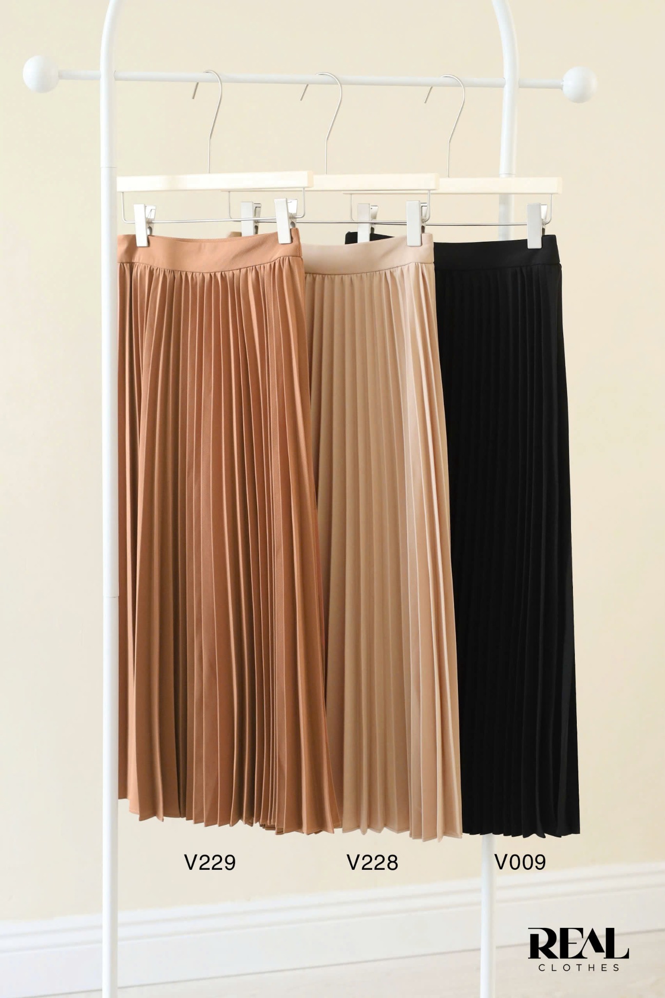 Váy pleated nude 75cm FINAL SALE