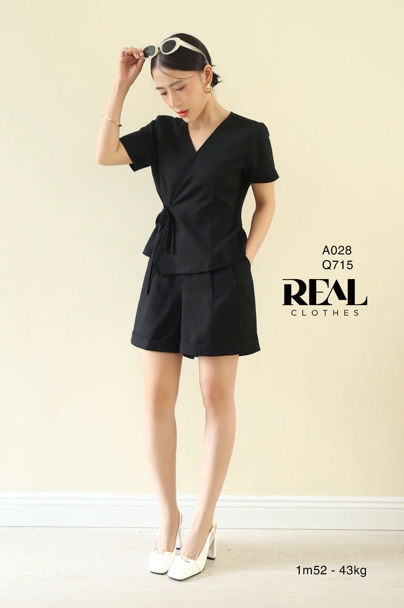 Áo chéo linen đen