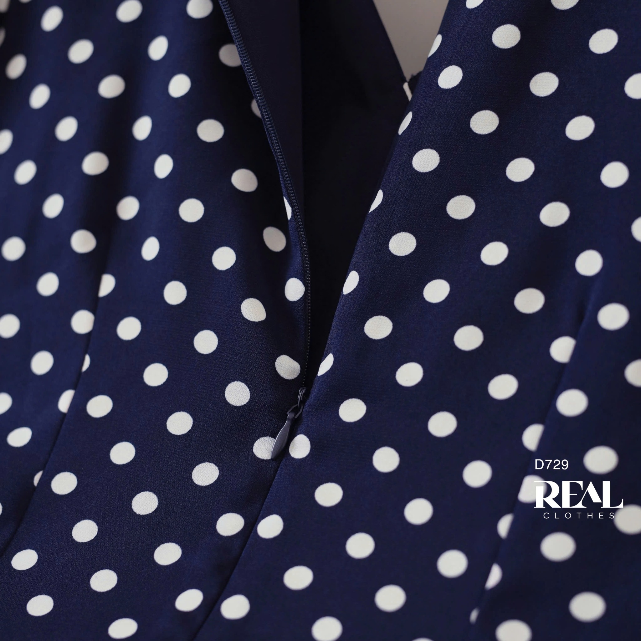 Đầm chéo chấm bi xanh MỚI SALE