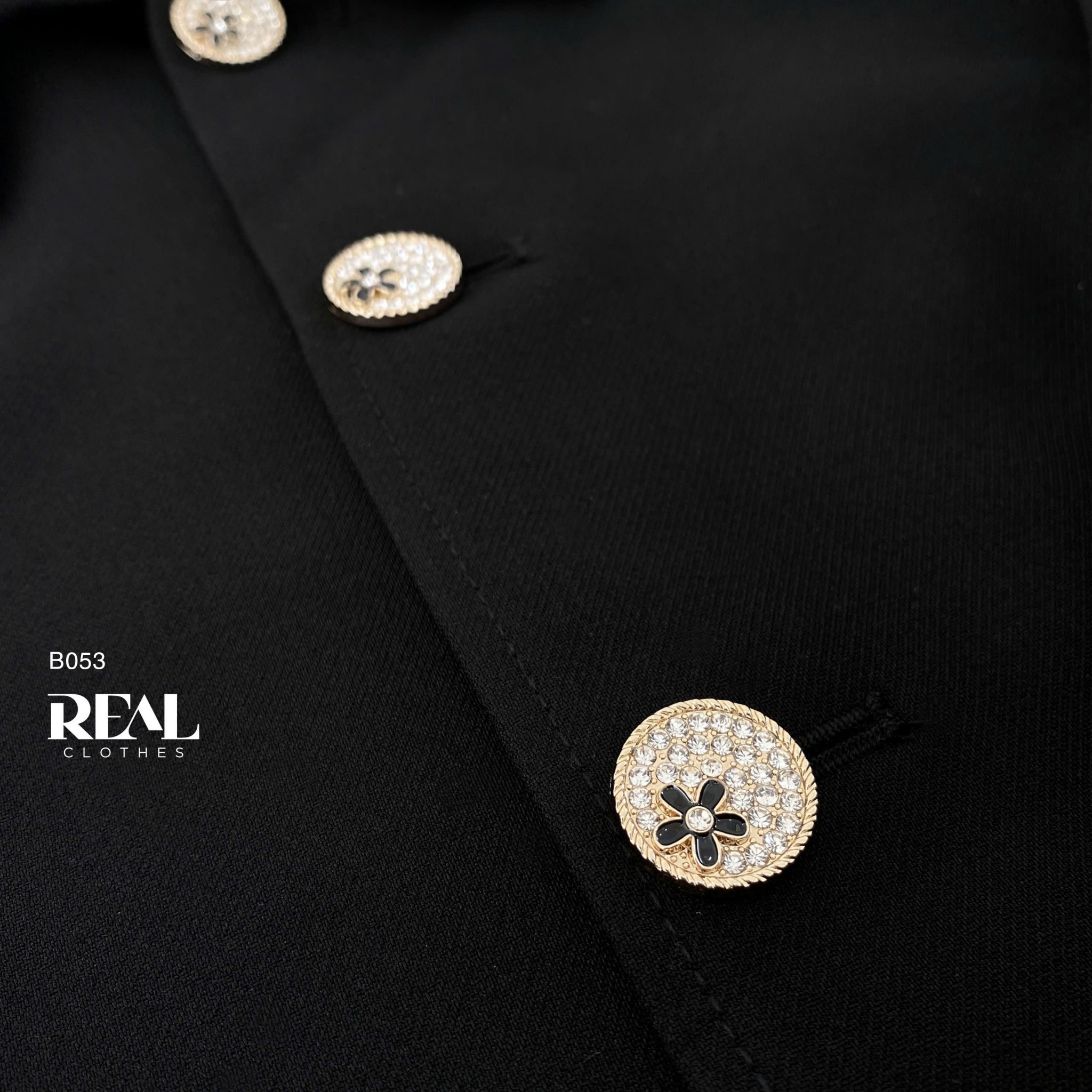 Blazer Cổ Lá Sen Đen