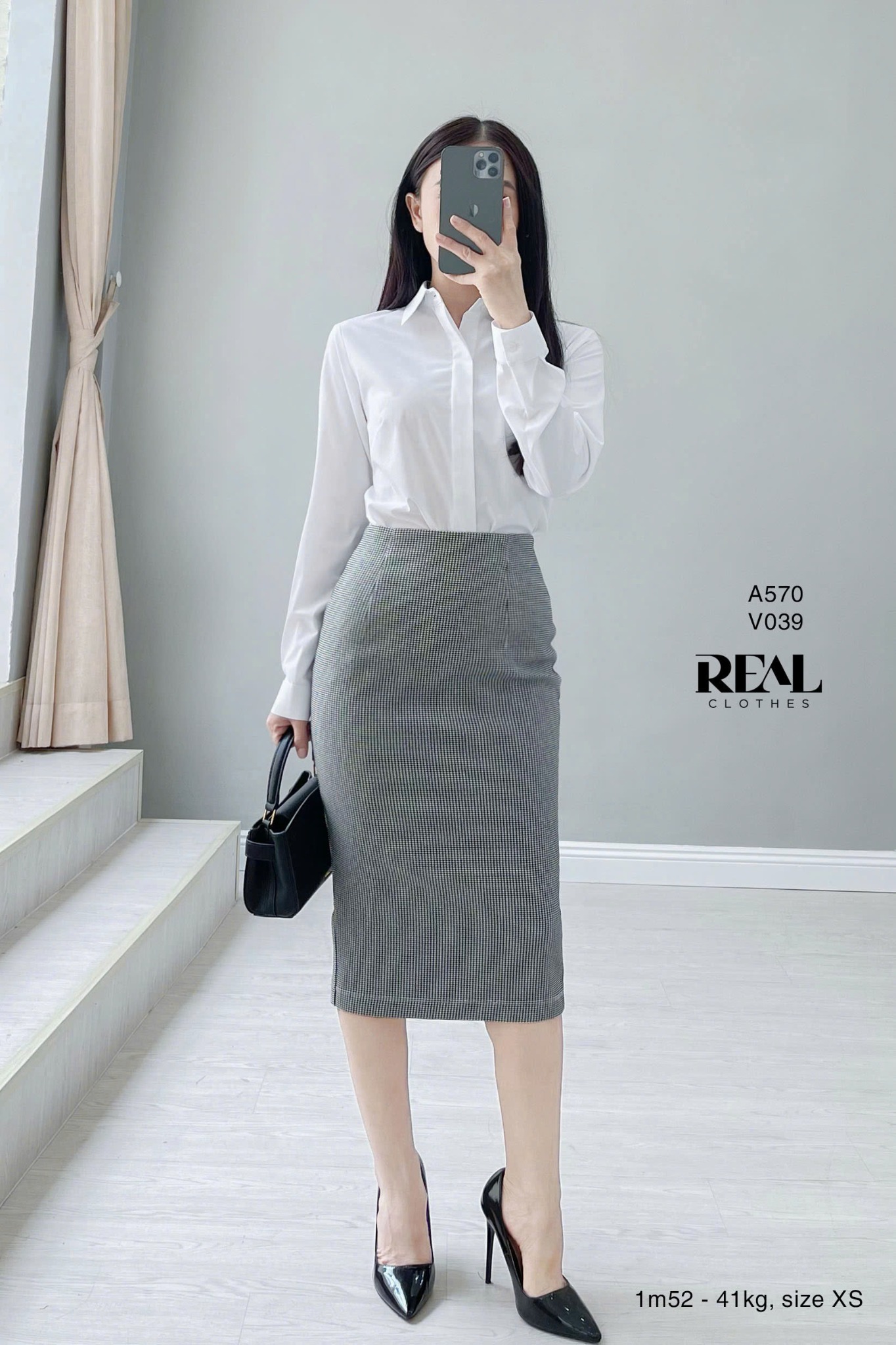 Blazer Cổ Lá Sen Đen