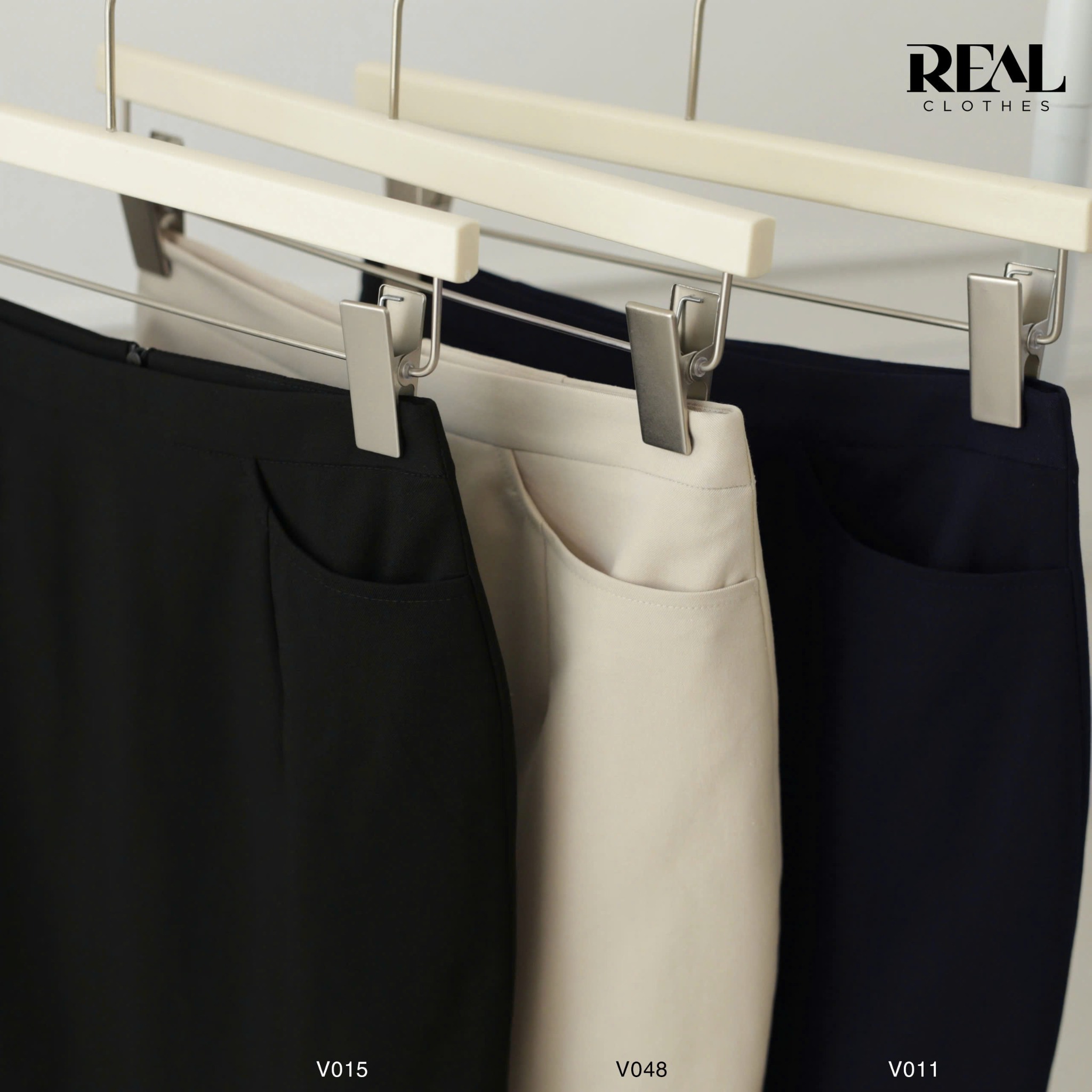 Bút chì túi xẻ hở đen SALE