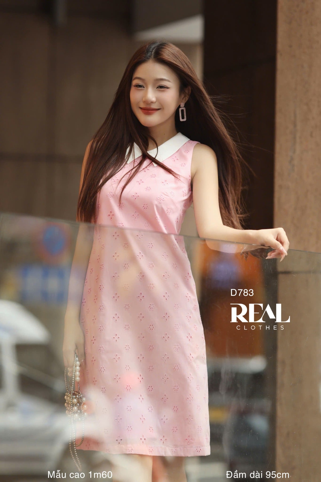 Đầm Suông Ren Thêu Cổ Lá Sen