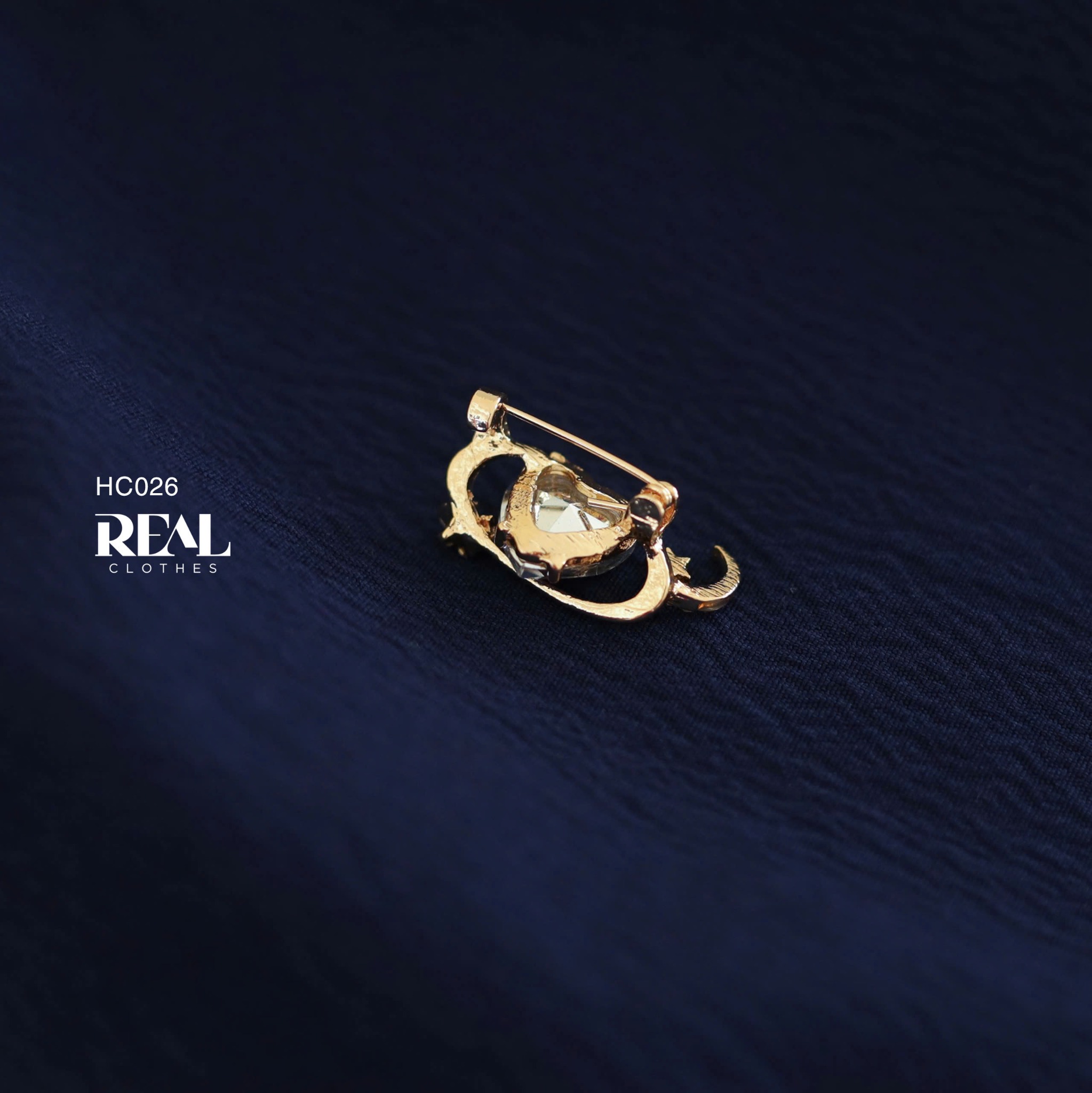 Cài áo trái tim tím