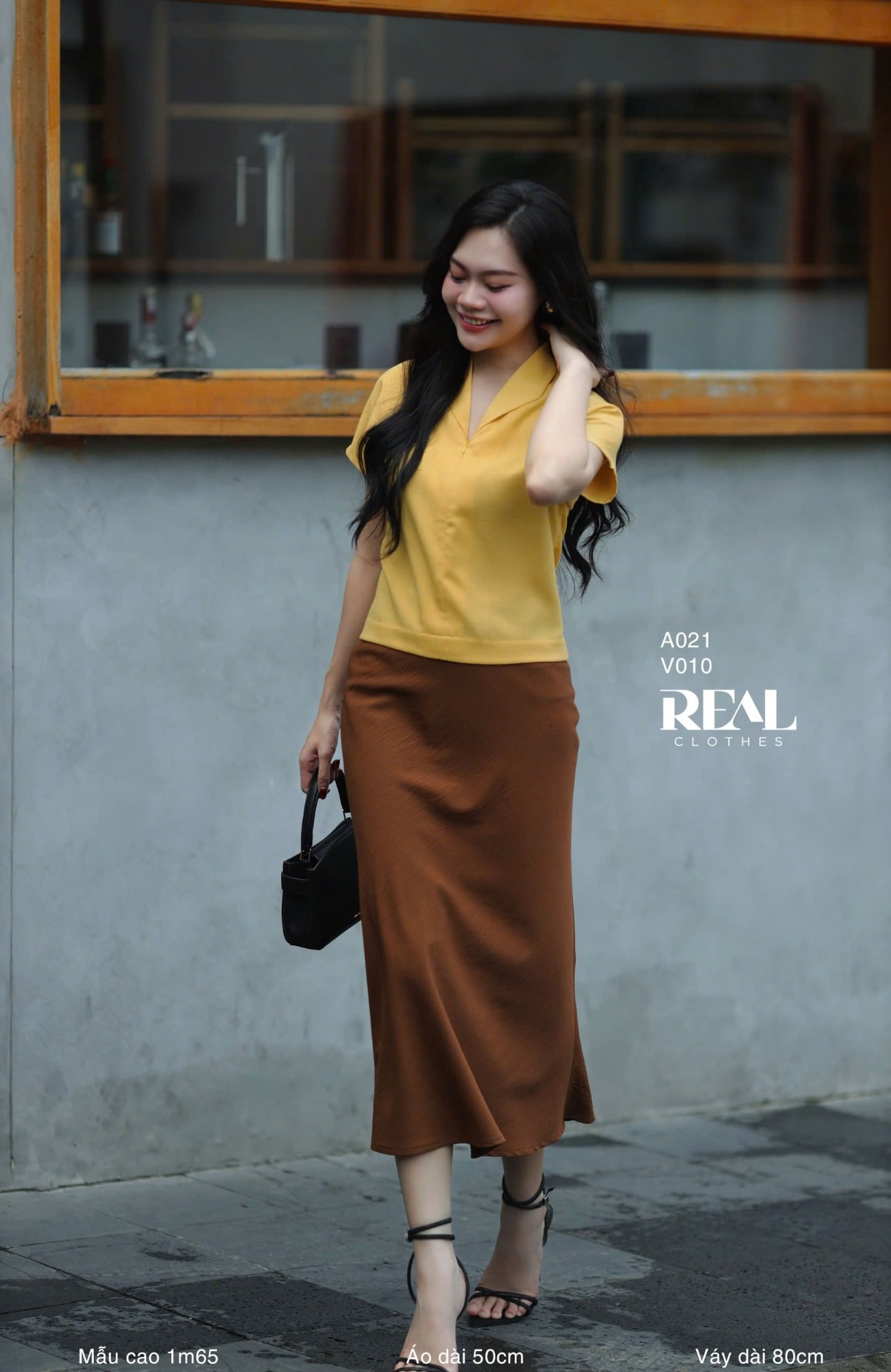 Áo cánh dơi linen vàng