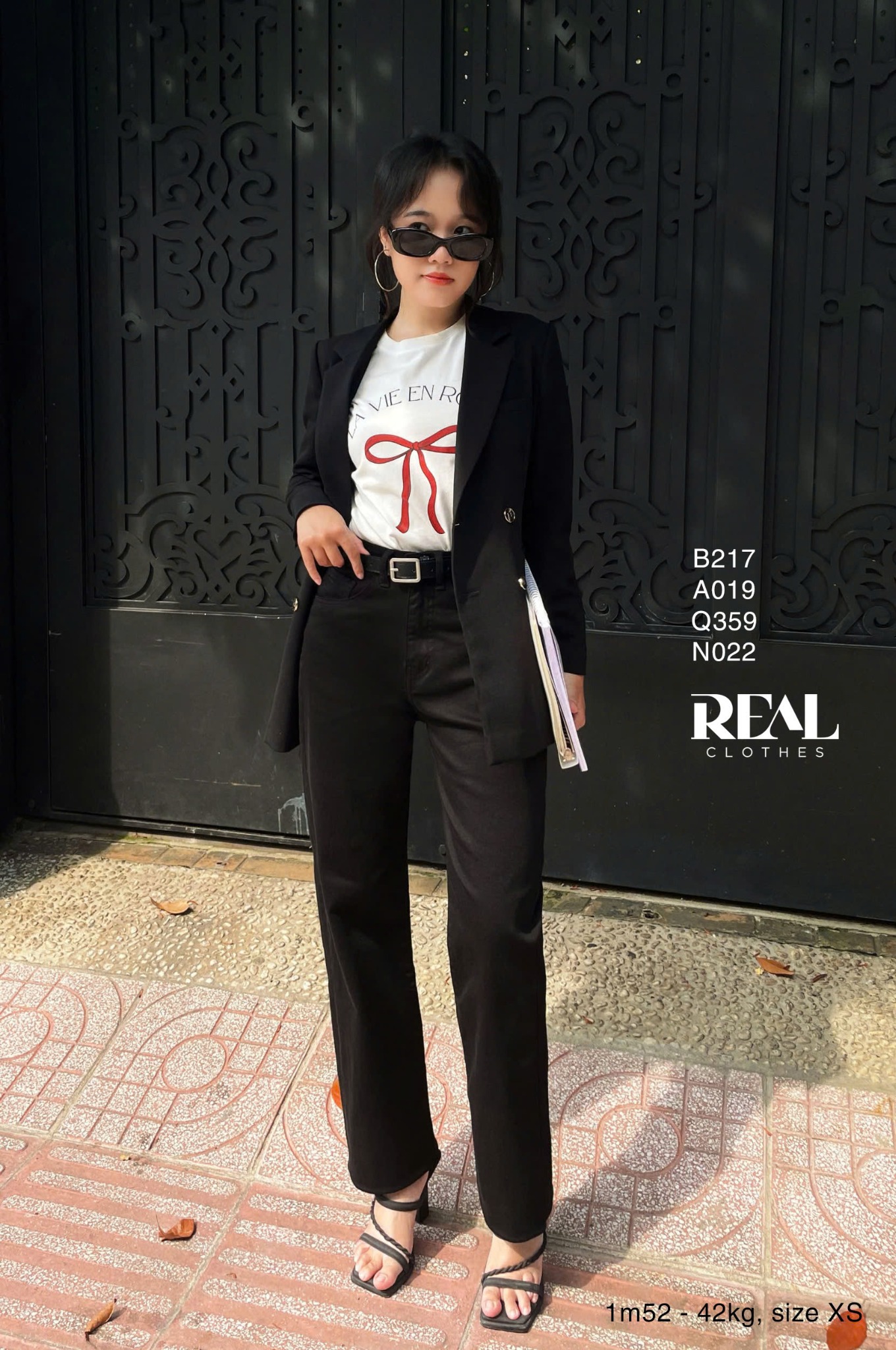 Blazer Paris đen SALE