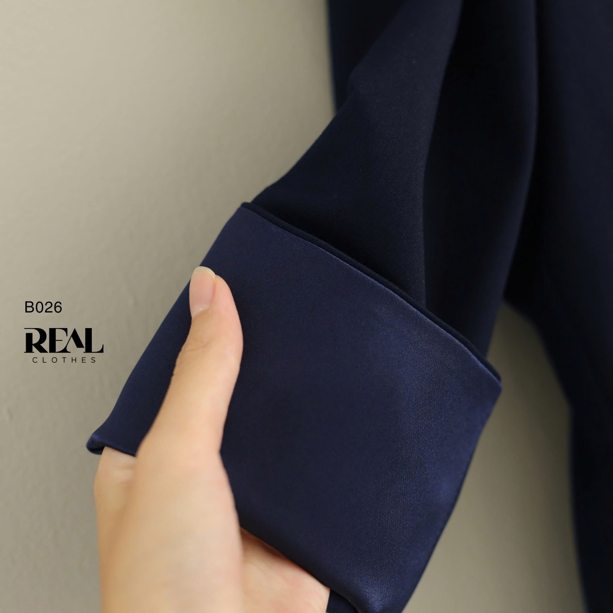 Blazer Ngắn Xanh Đen Satin